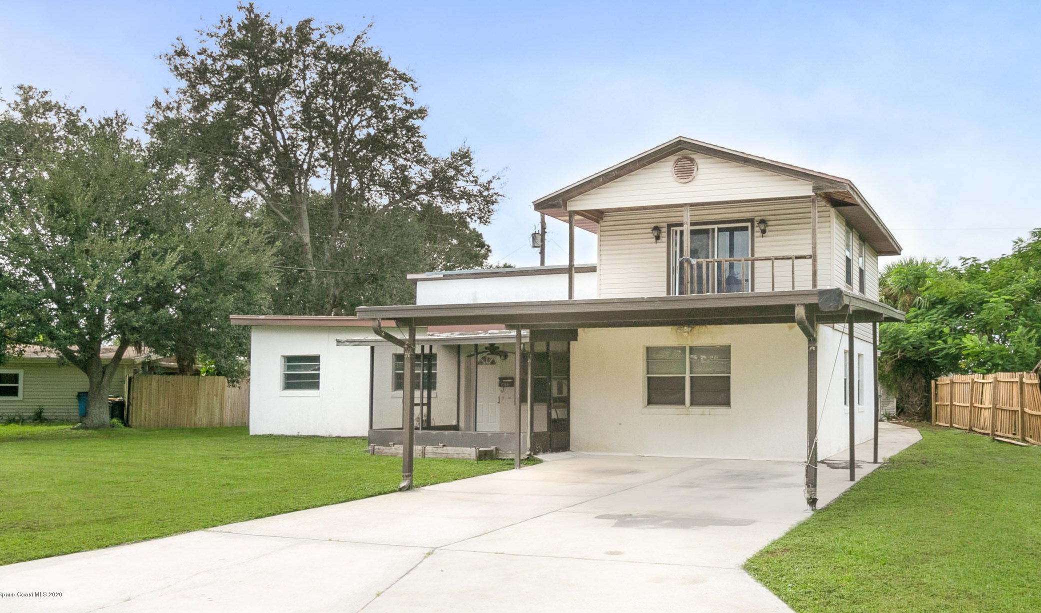 1768 Mosswood Dr, Melbourne, FL 32935-6077