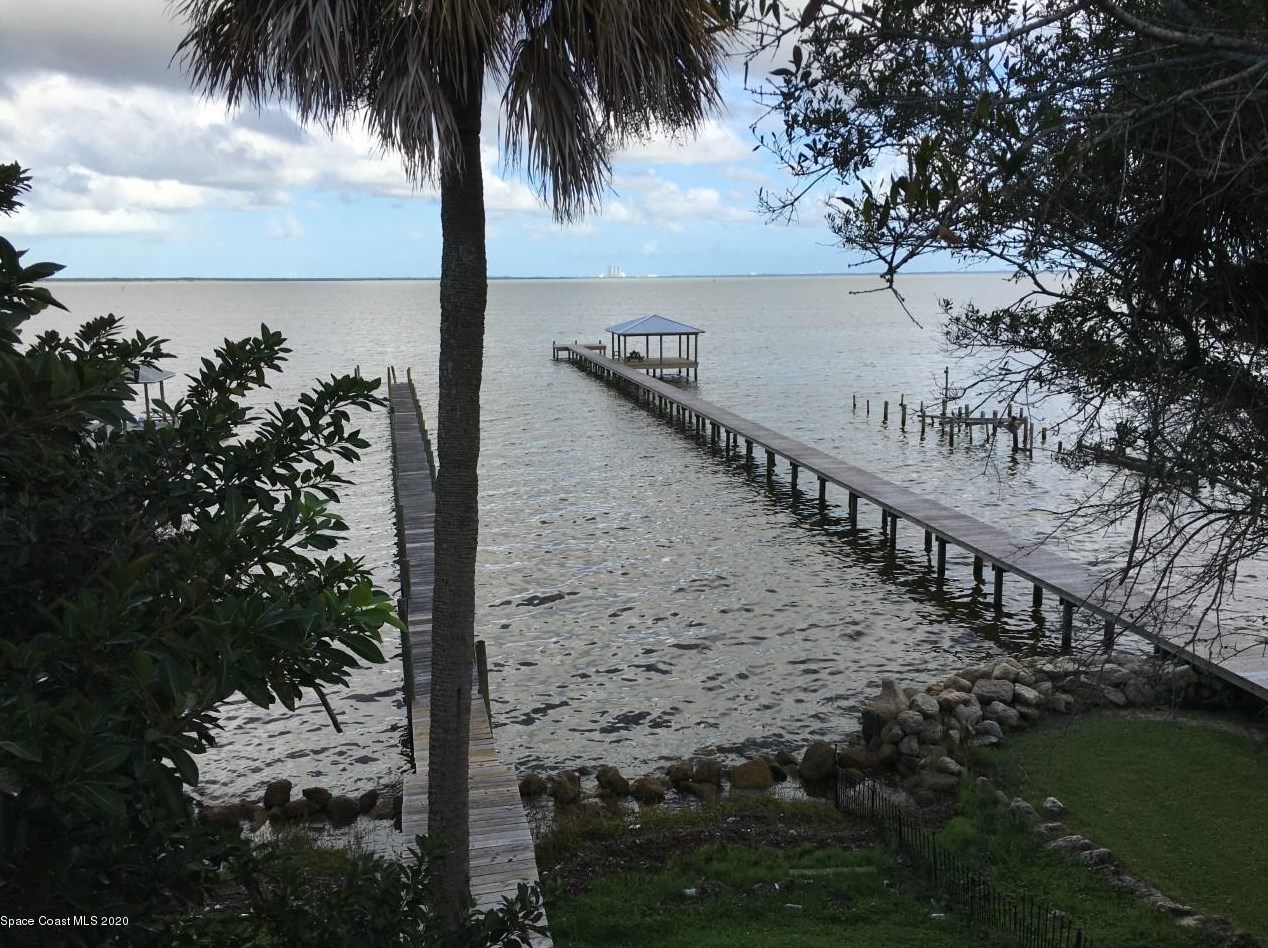 605 Indian River Ave, Titusville, FL 32796