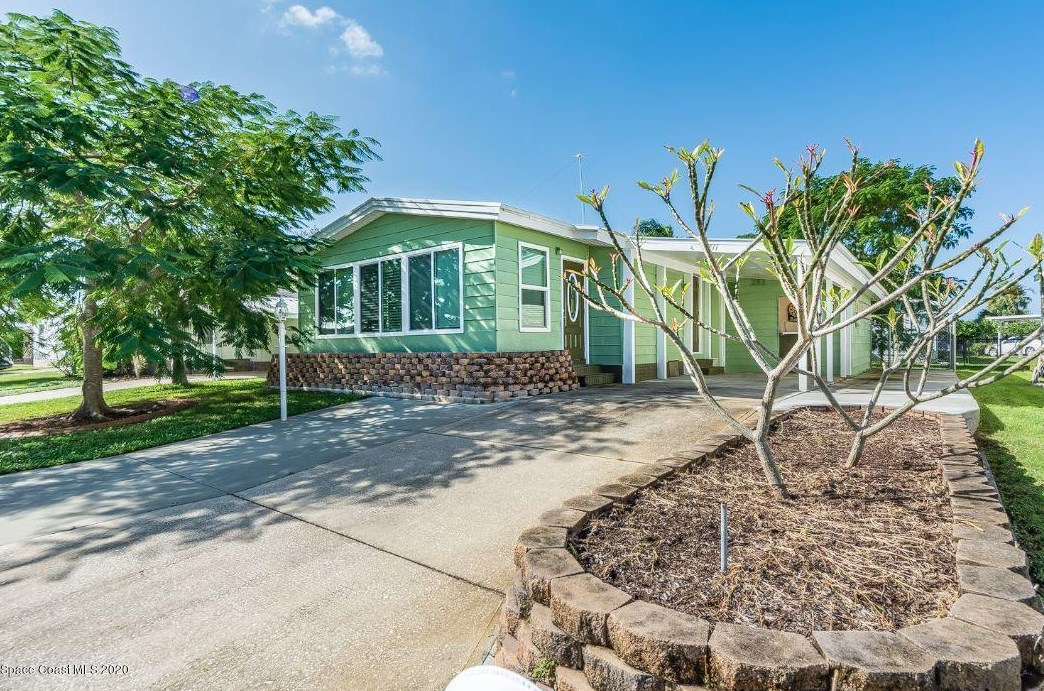 711 Hyacinth Cir, Sebastian, FL 32976