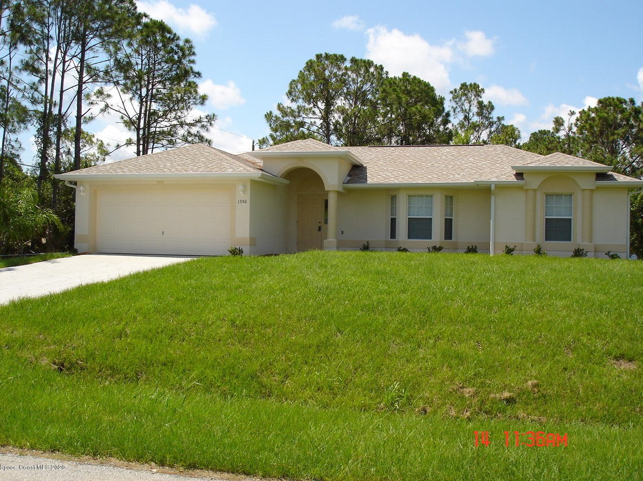 1390 Martinez St, Melbourne, FL 32909-6476