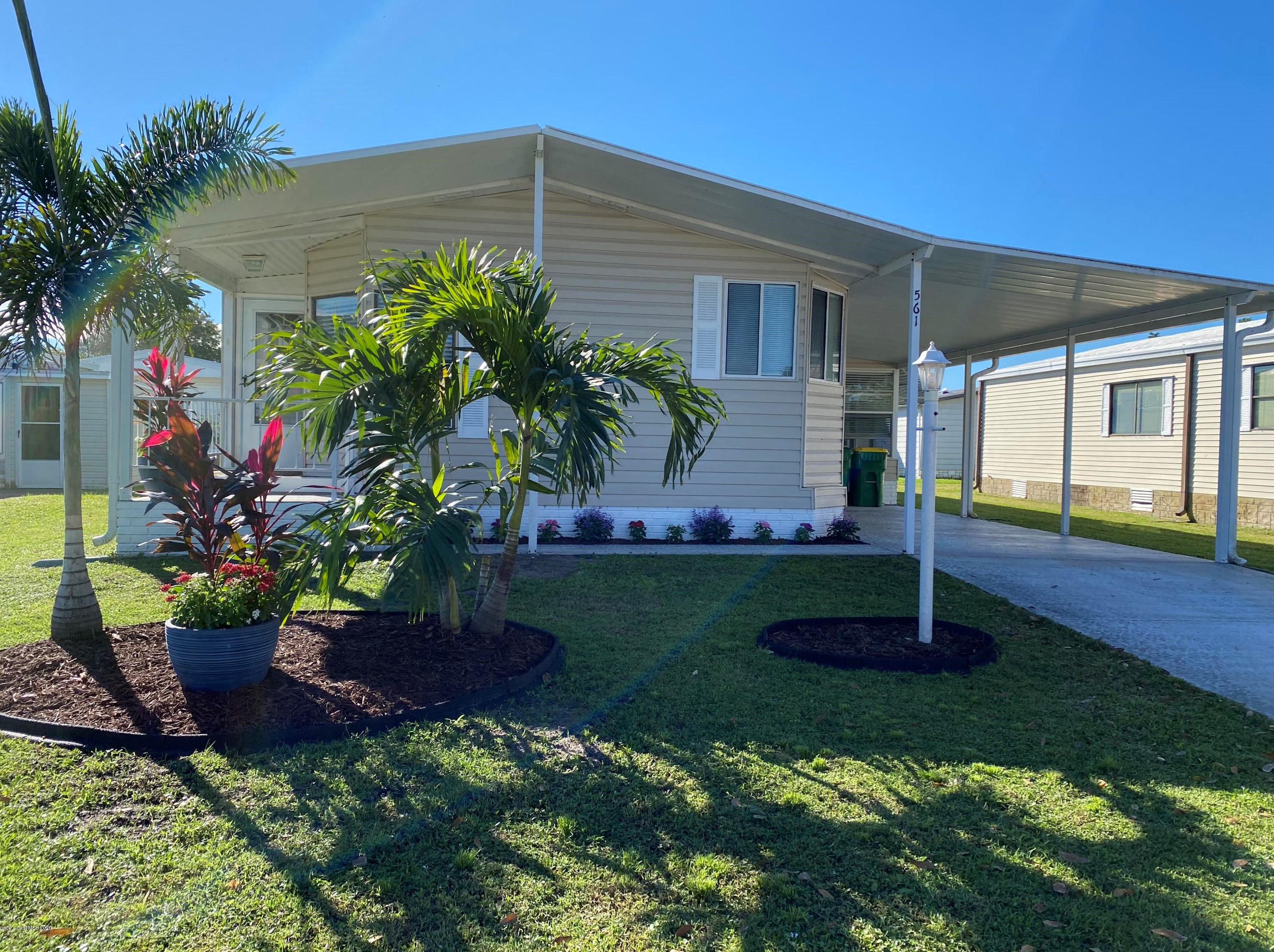 561 Dolphin Cir, Sebastian, FL 32976