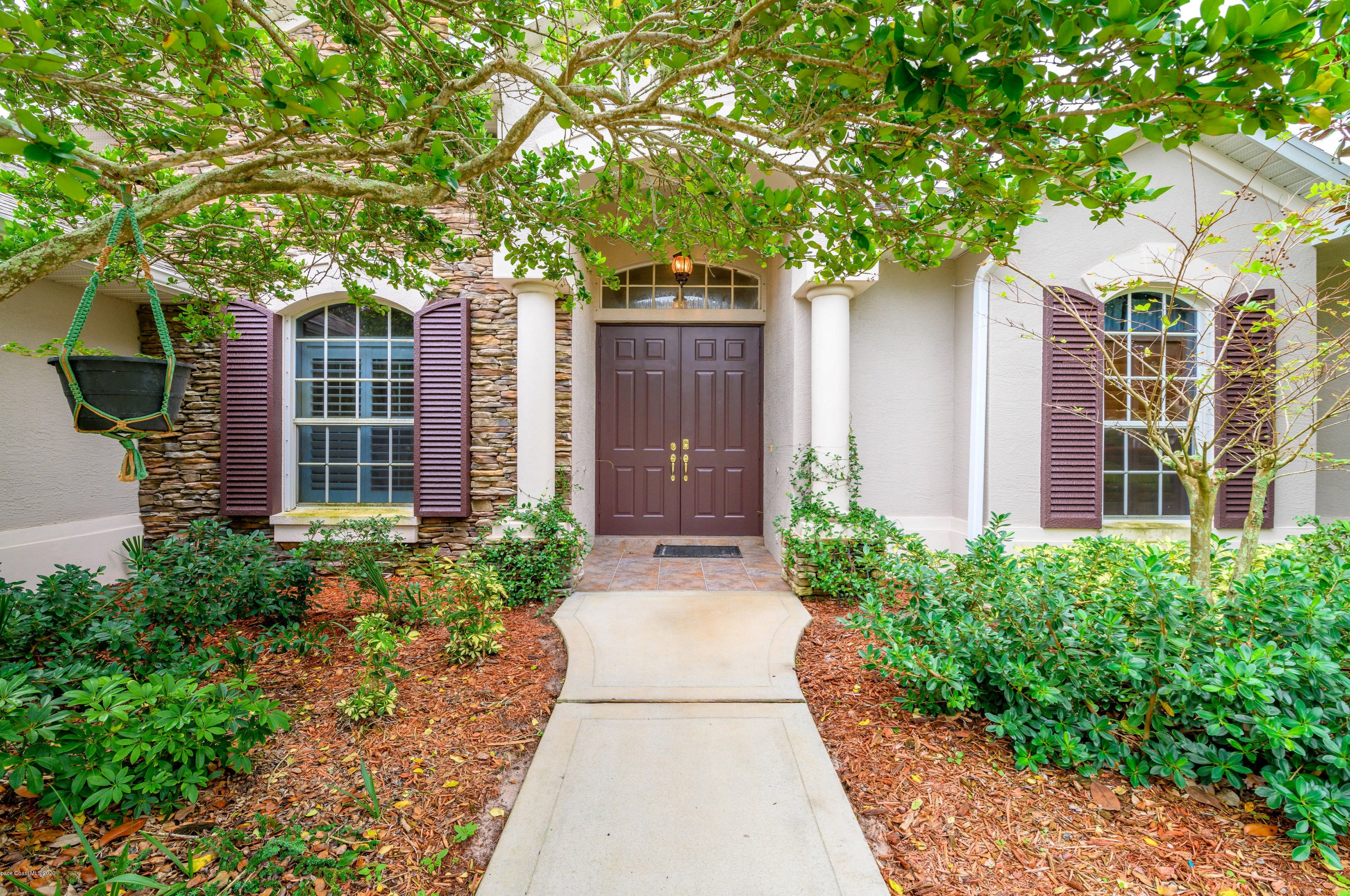 880 Maple Ridge Dr, Merritt Island, FL 32952