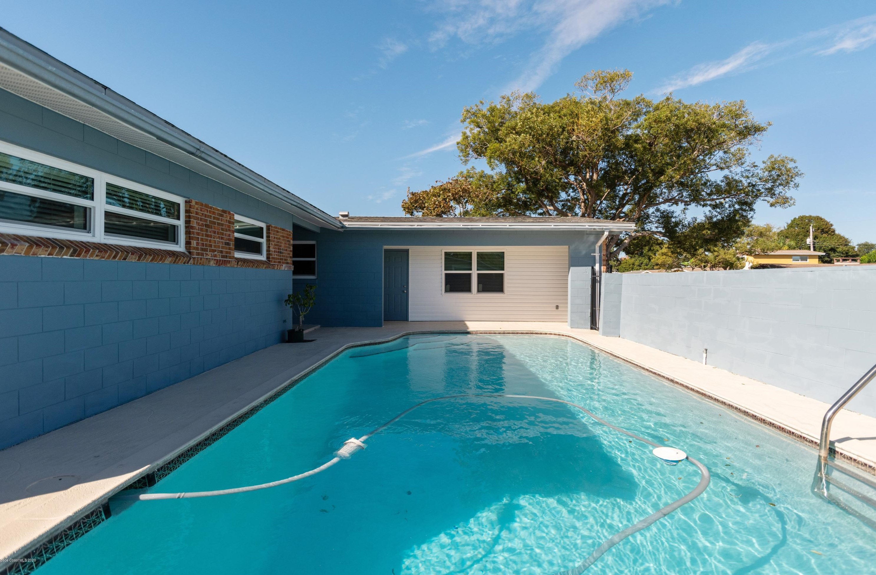 245 Carib Dr, Merritt Island FL 32952-3646 exterior