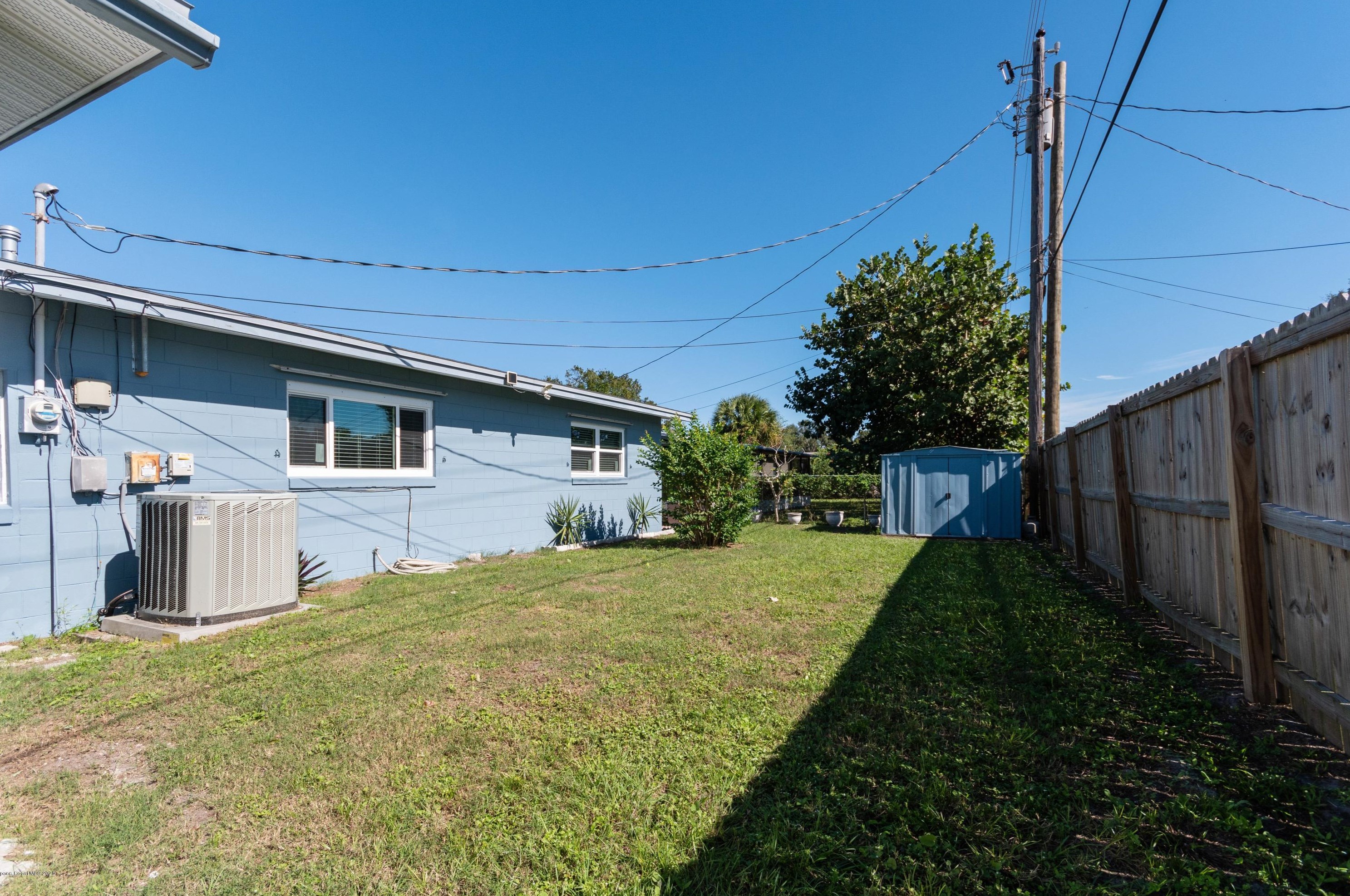 245 Carib Dr, Merritt Island FL 32952-3646 exterior