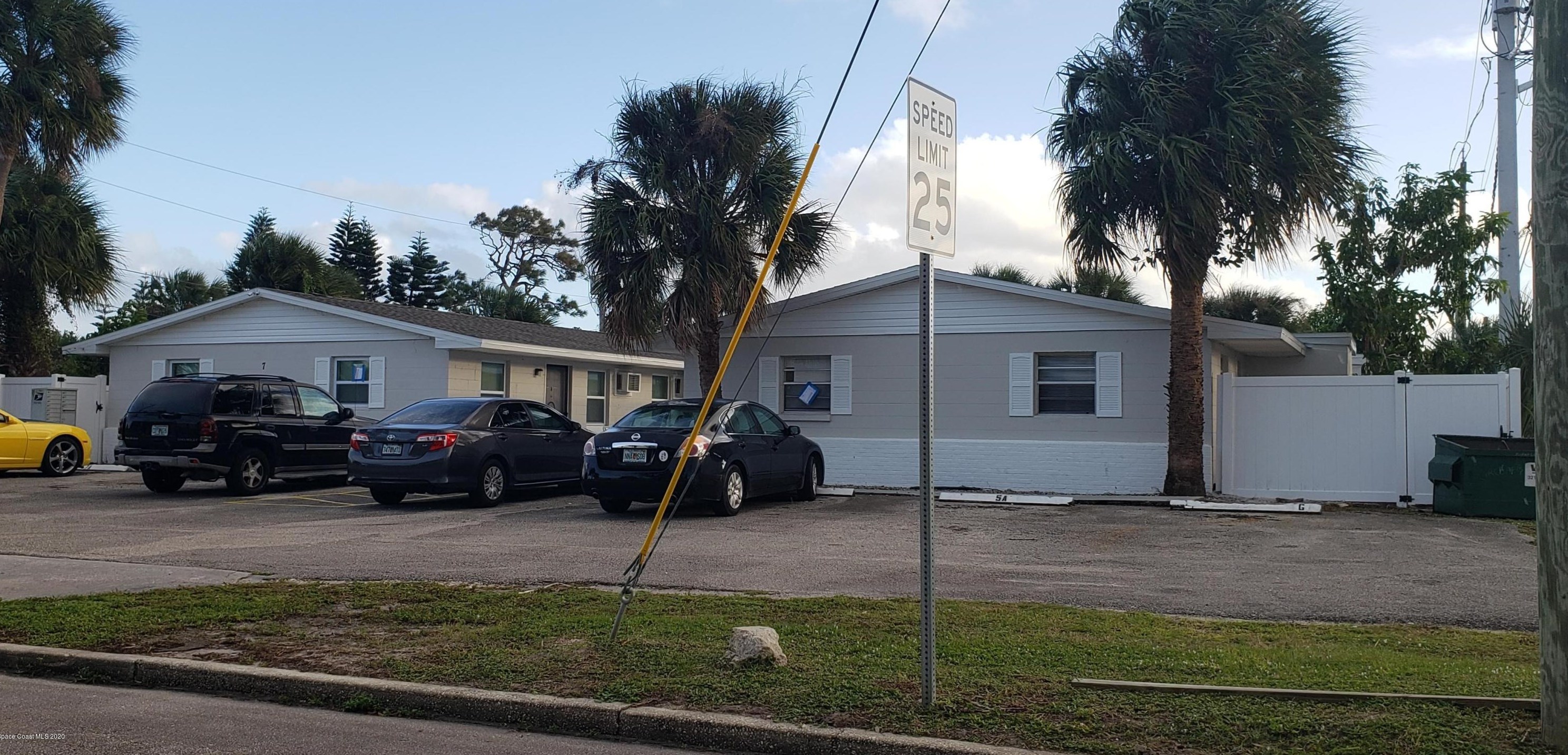 5 Circle Ave, Melbourne, FL 32935-7312