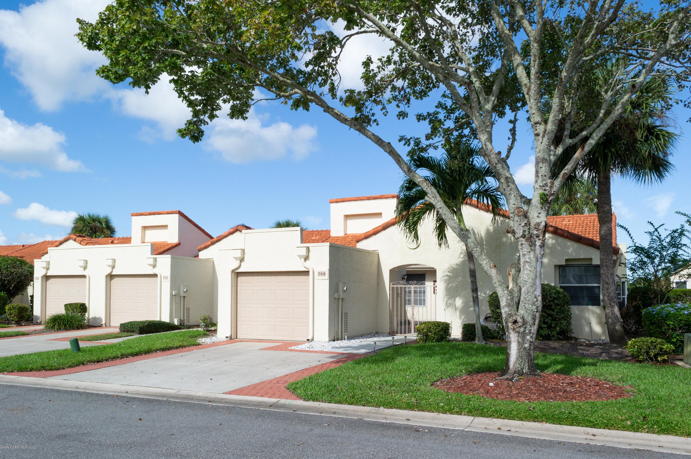 708 Green Valley Ln, Melbourne, FL 32940-1712