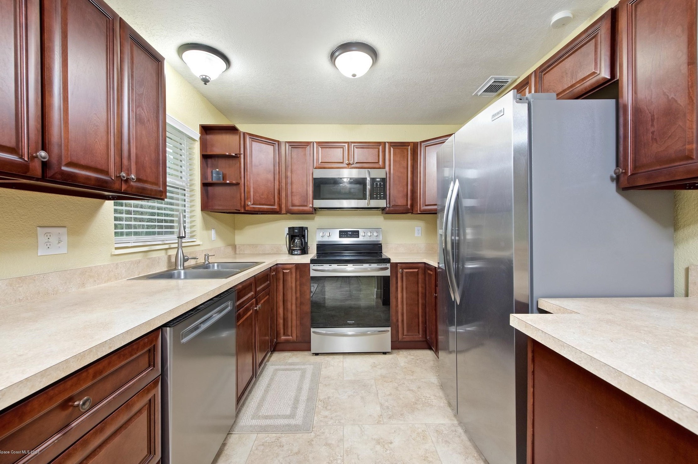 324 Valencia Rd, Melbourne FL 32904-3327 exterior