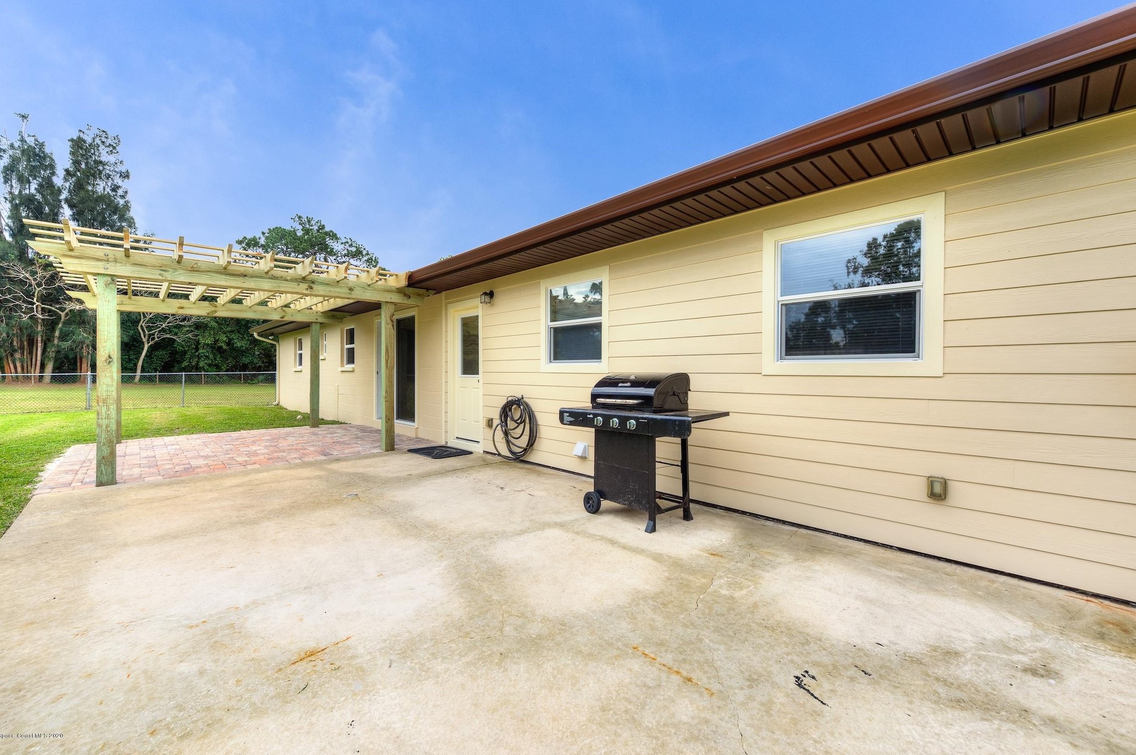 324 Valencia Rd, Melbourne FL 32904-3327 exterior