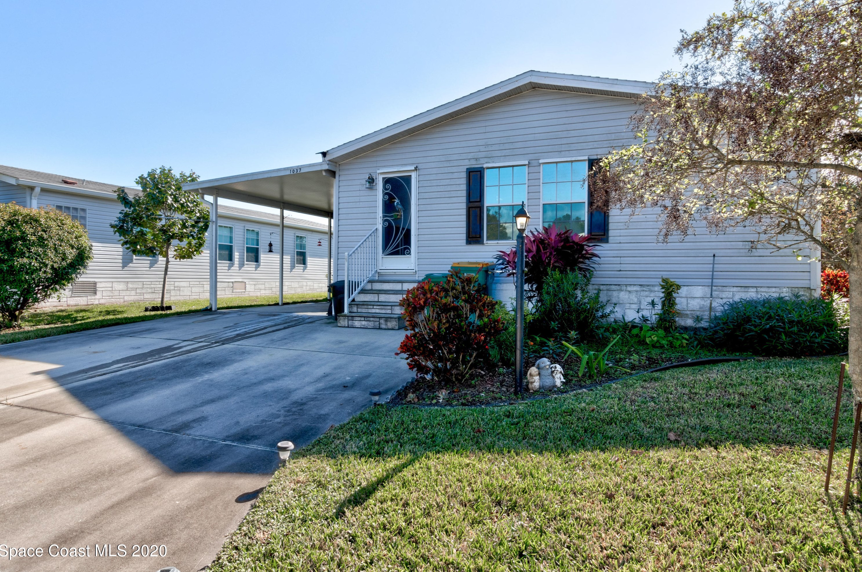 1037 Wren Cir, Sebastian, FL 32976