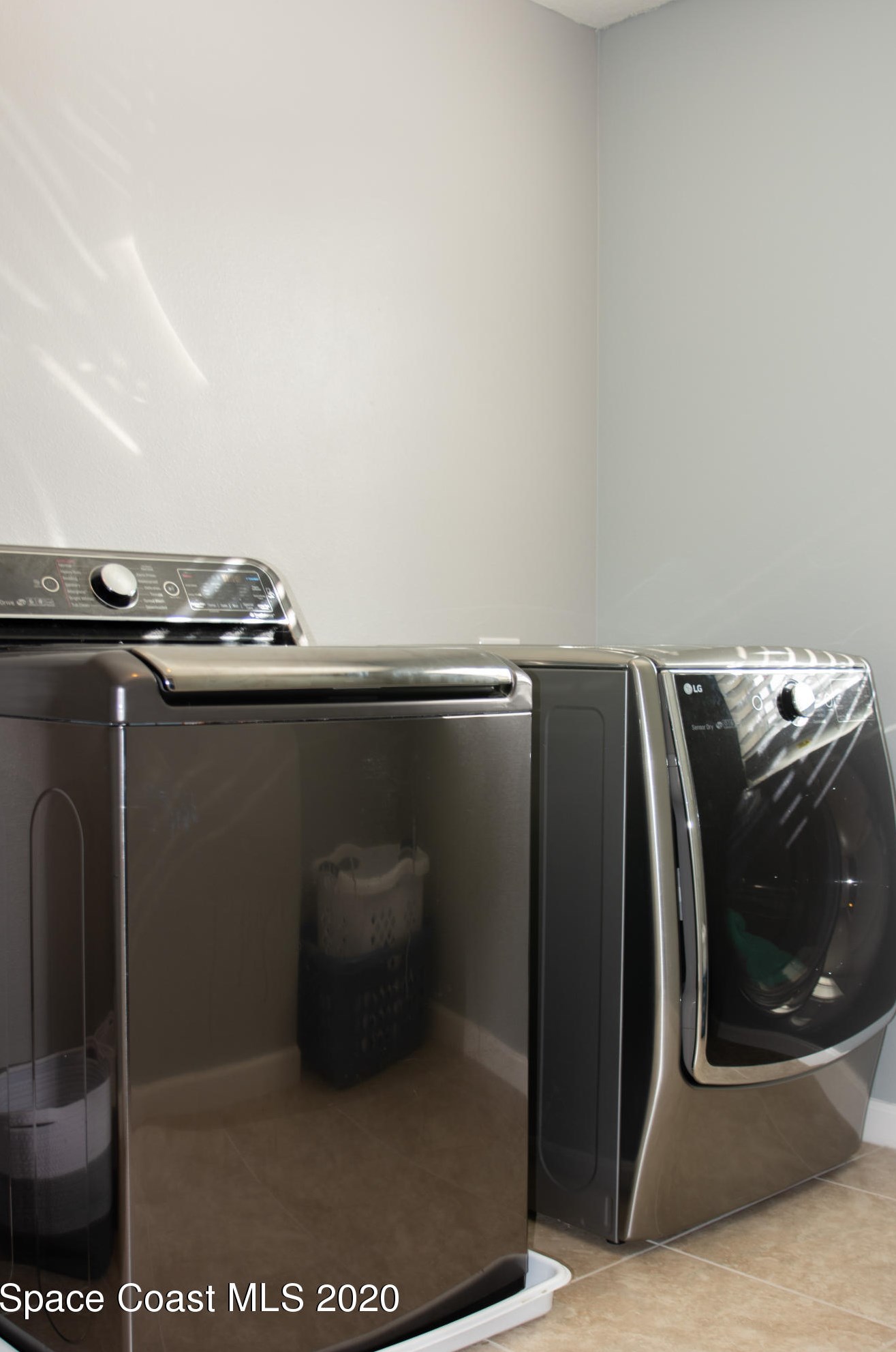 674 Easton Frst Cir, Melbourne FL 32909-6847 exterior