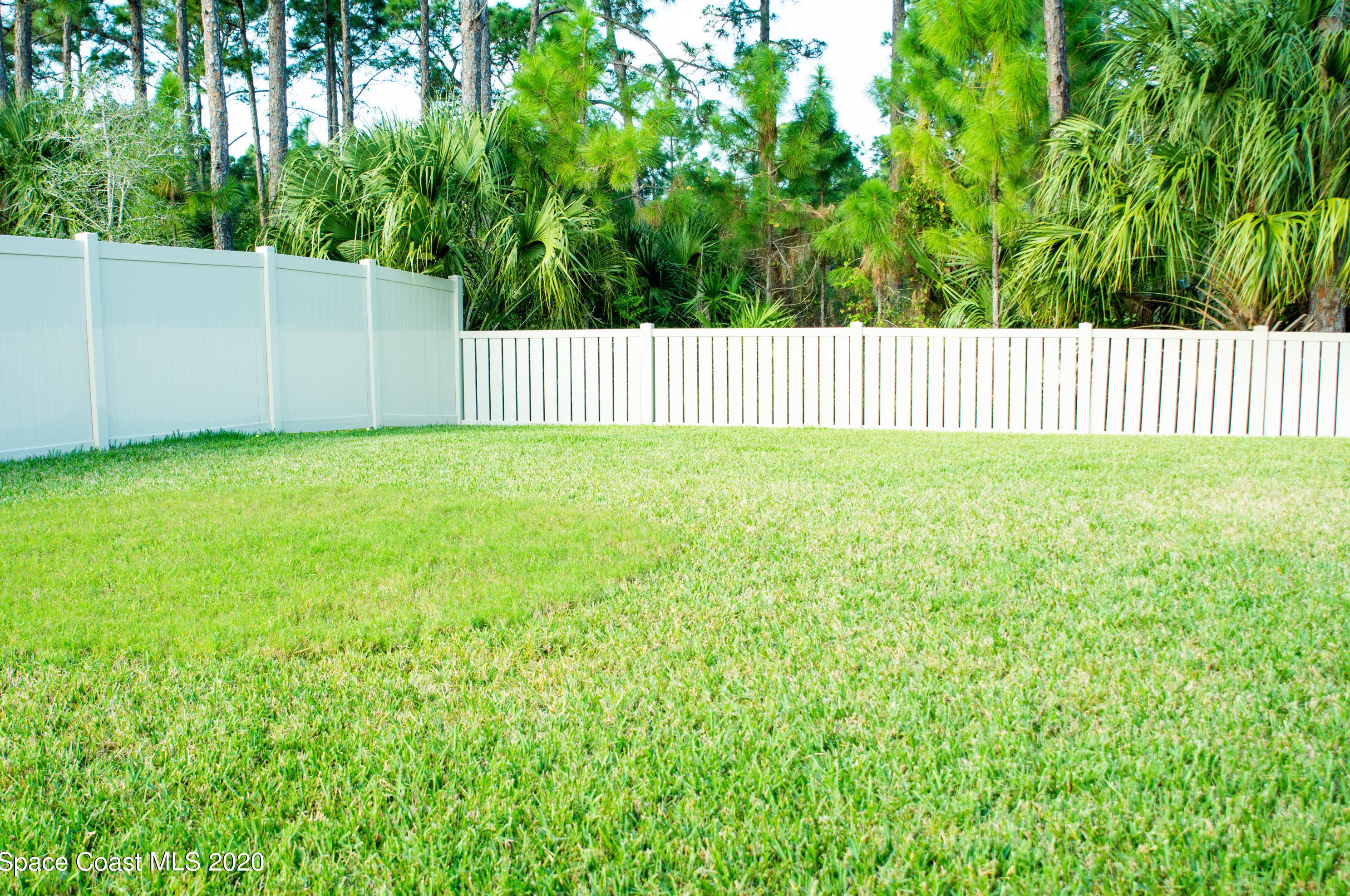 674 Easton Frst Cir, Melbourne FL 32909-6847 exterior