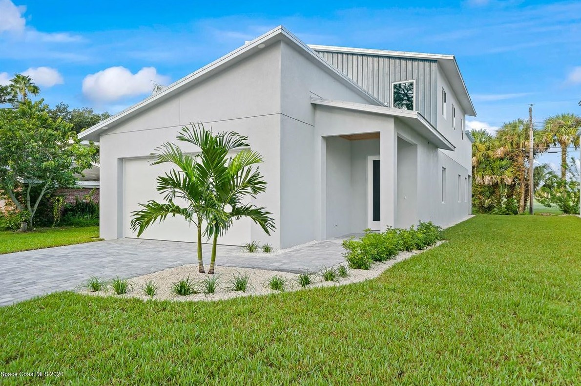 2128 Country Club Rd, Melbourne, FL 32901-5321