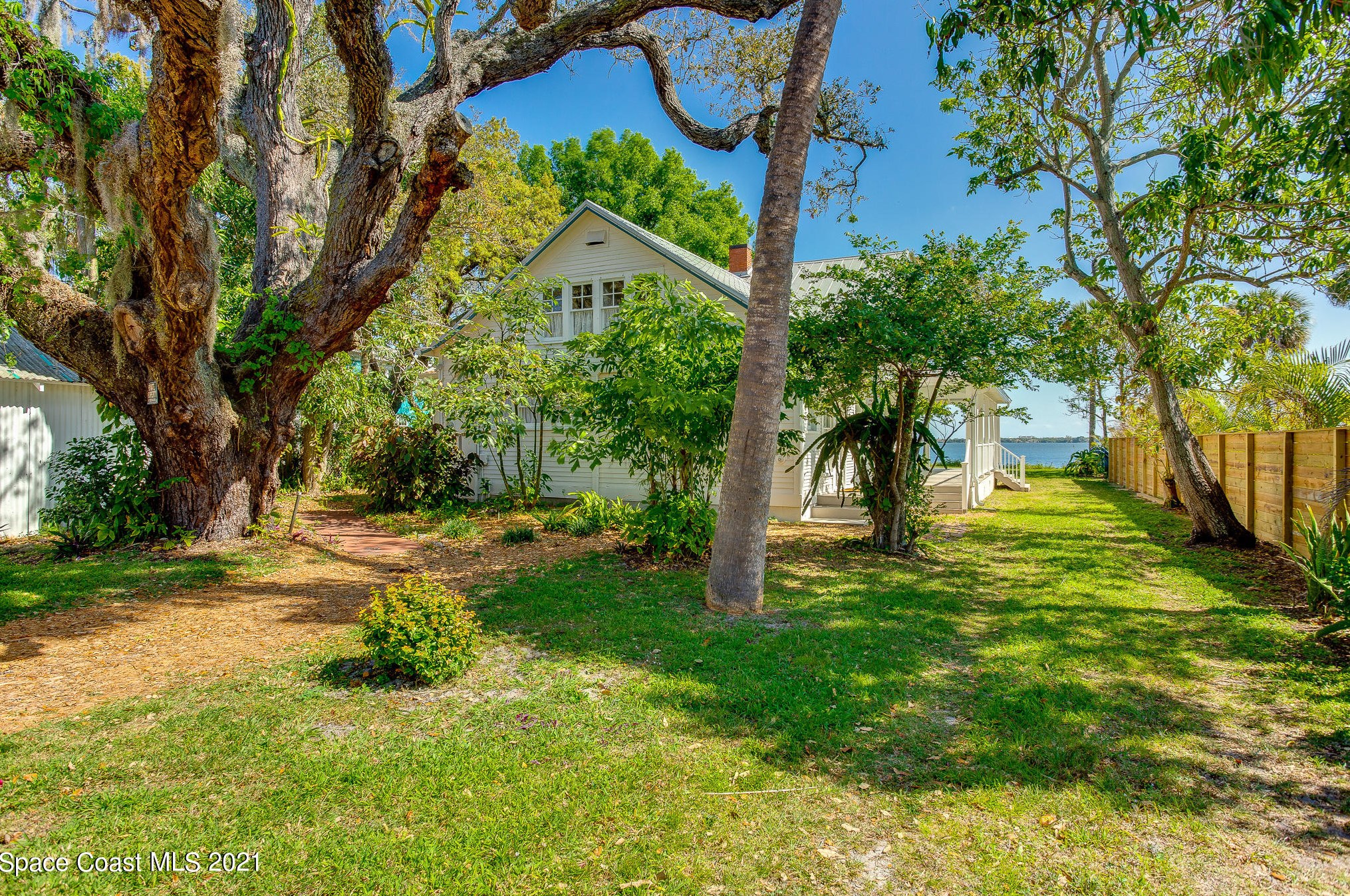 1805 Riverview Dr, Melbourne, FL 32901