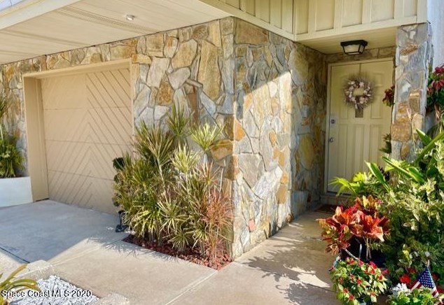 2473 Carriage Ct, Melbourne, FL 32903-2479