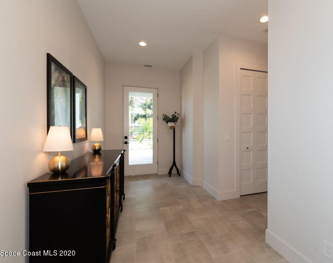 2188 Country Club Rd, Melbourne, FL 32901-5324