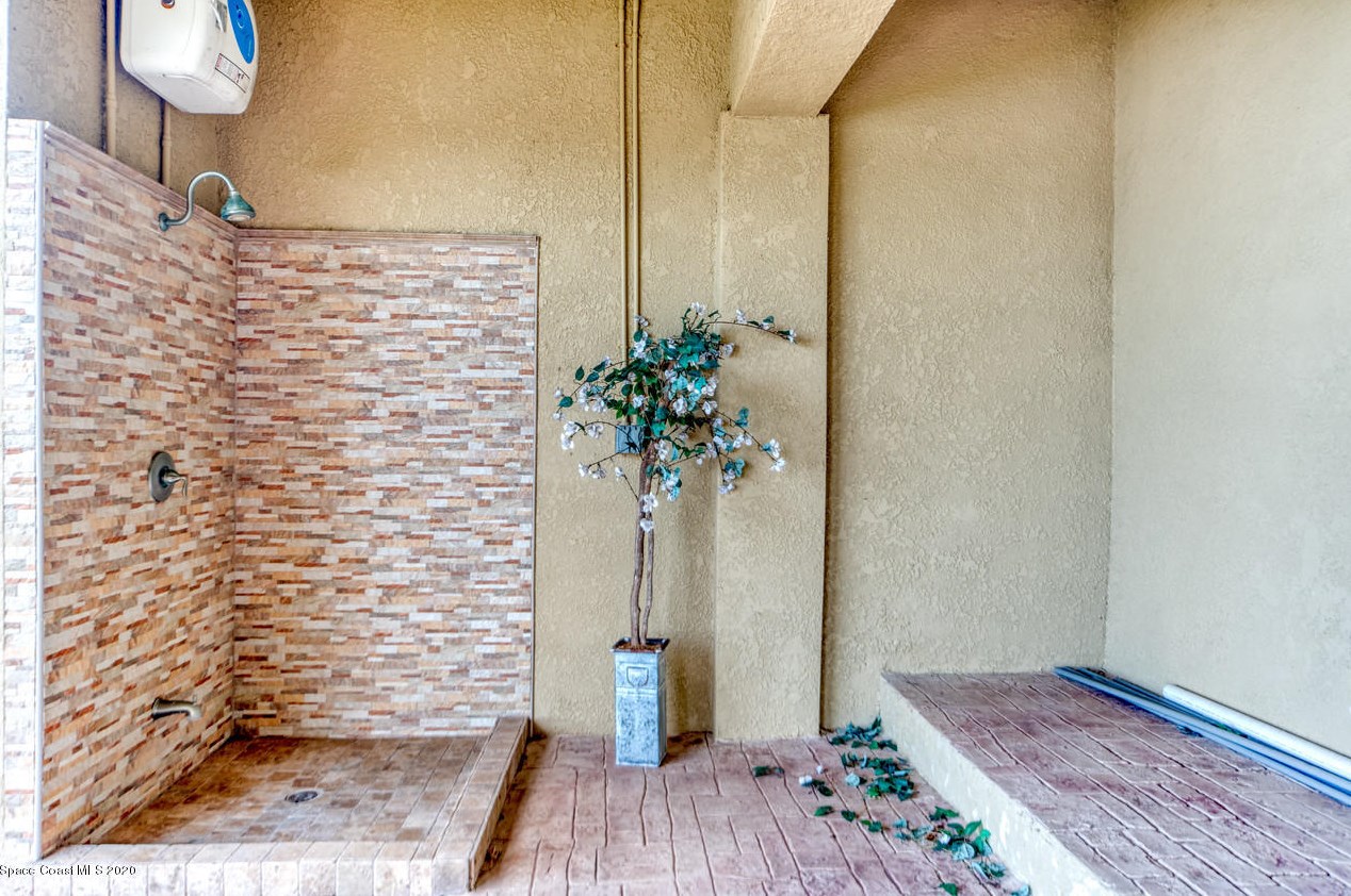 4453 Dixie Hwy, Melbourne FL  32905-4333 exterior