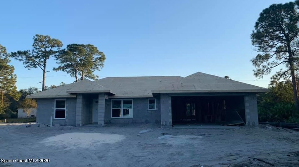 636 Alhambra Rd, Melbourne, FL 32909-4467