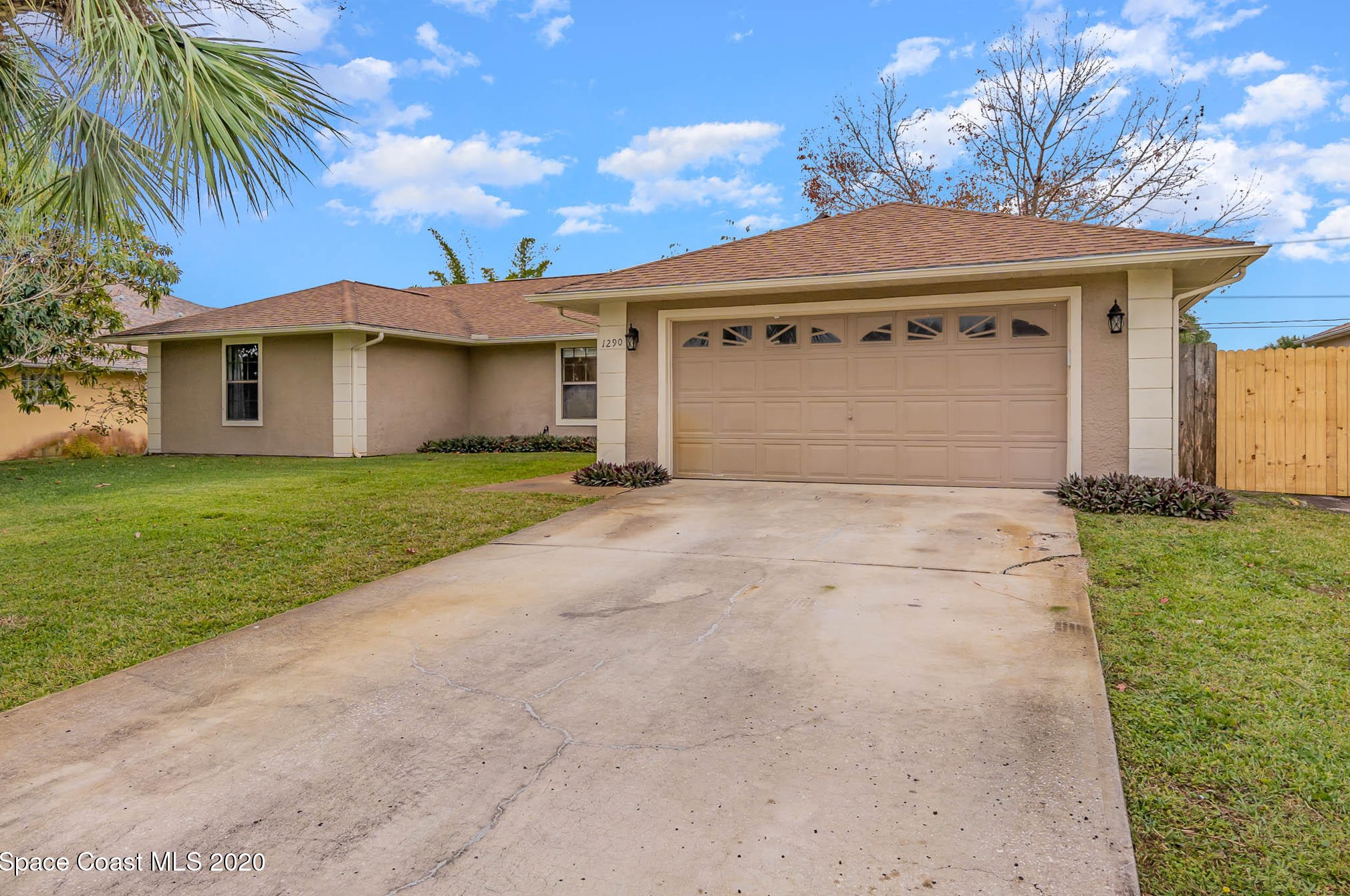 1290 Ashboro Cir, Melbourne, FL 32909-6549