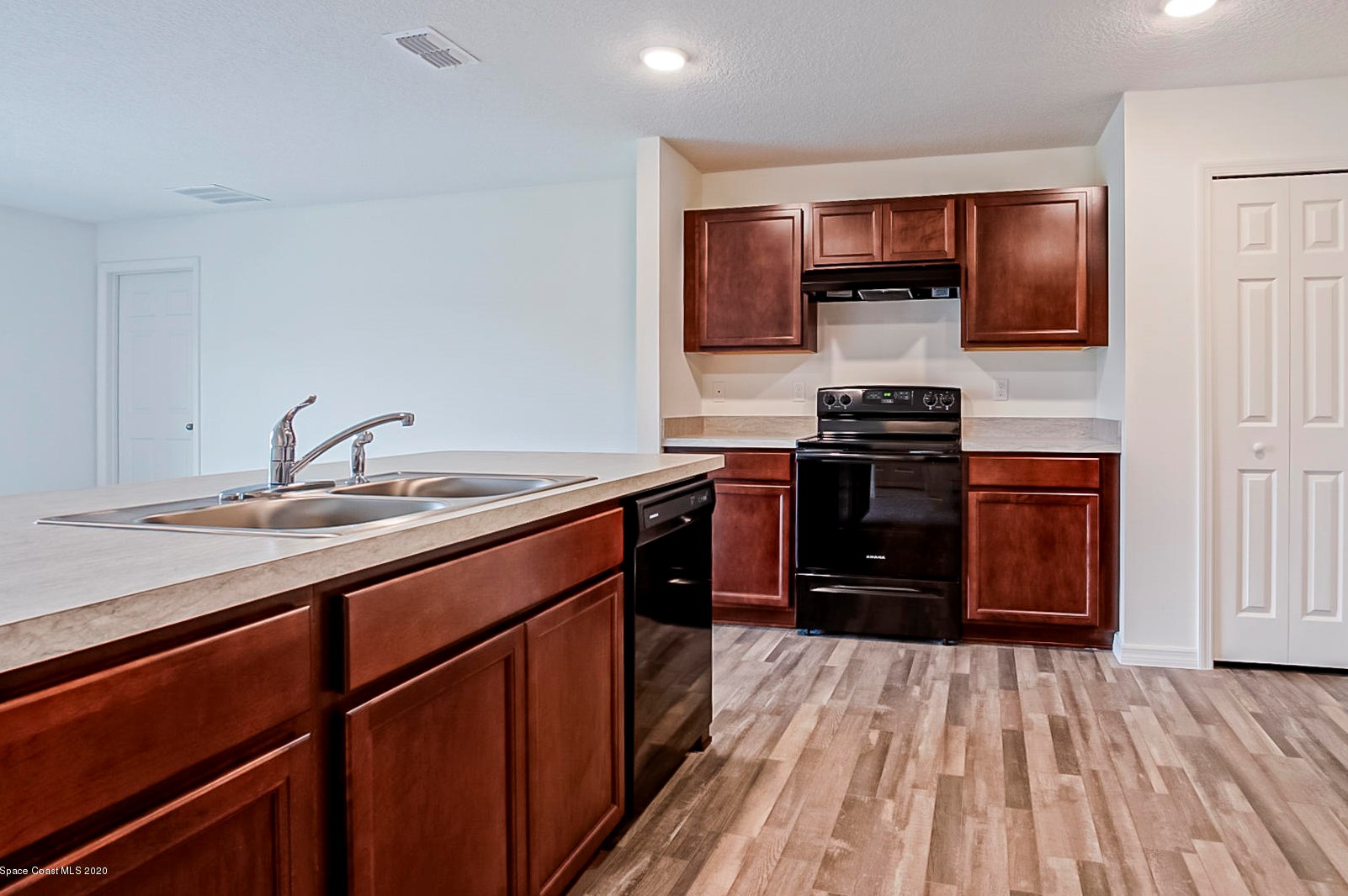 550 Osmosis Dr, Melbourne FL  32908-1429 exterior