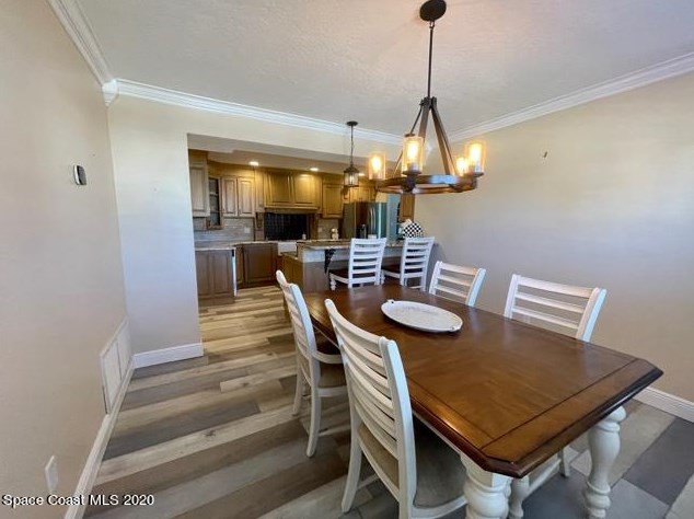 585 Paula Ave, Merritt Island FL 32953-6118 exterior