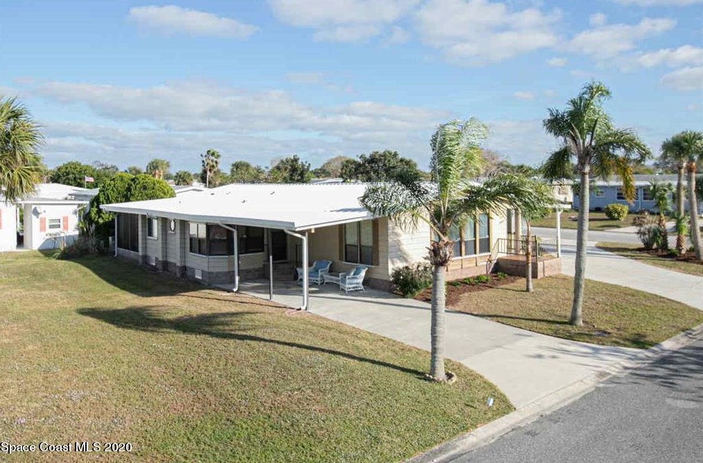 700 Hyacinth Cir, Sebastian, FL 32976