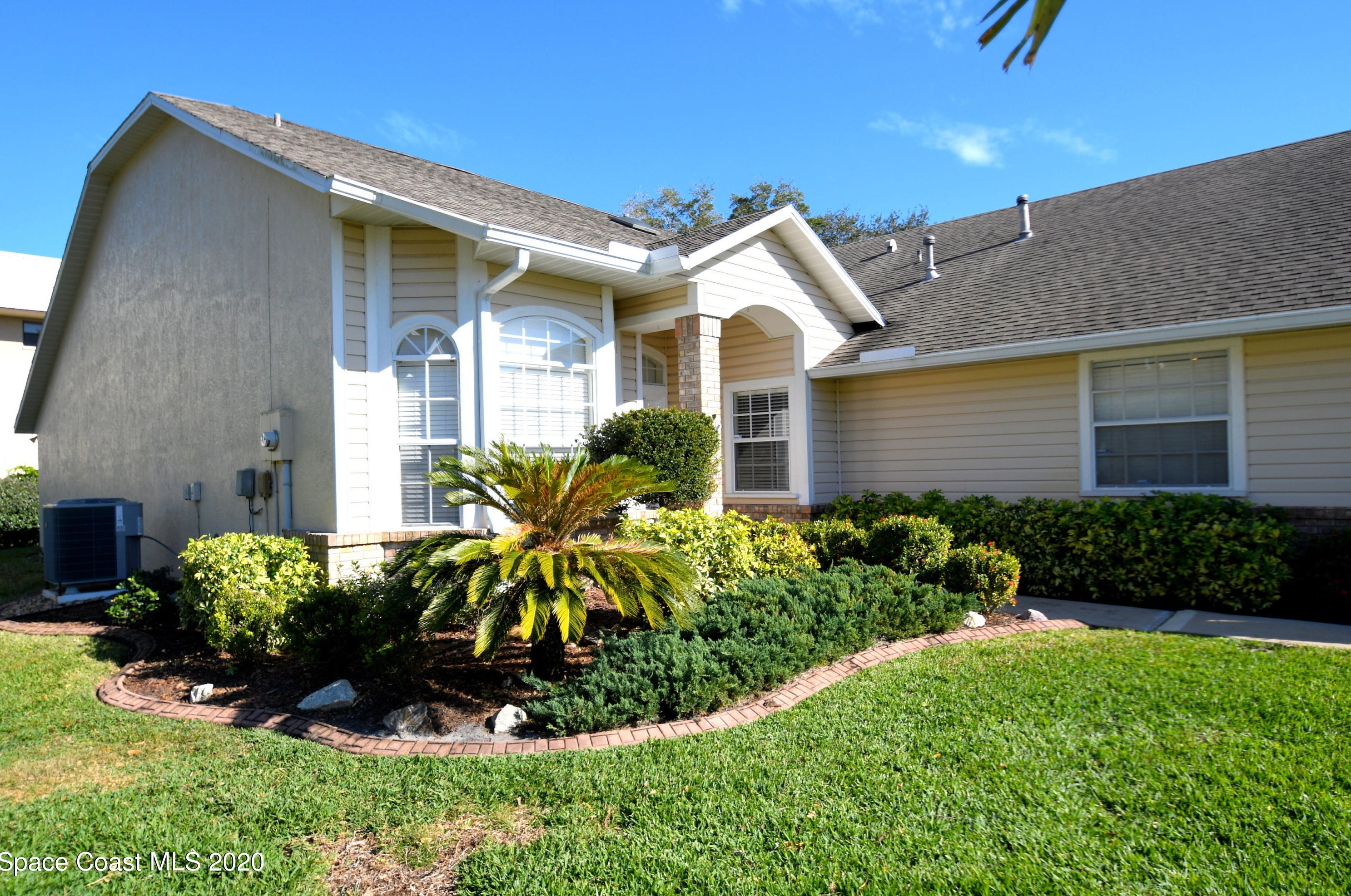 352 Kilmarnock Pl, Melbourne, FL 32940-1875