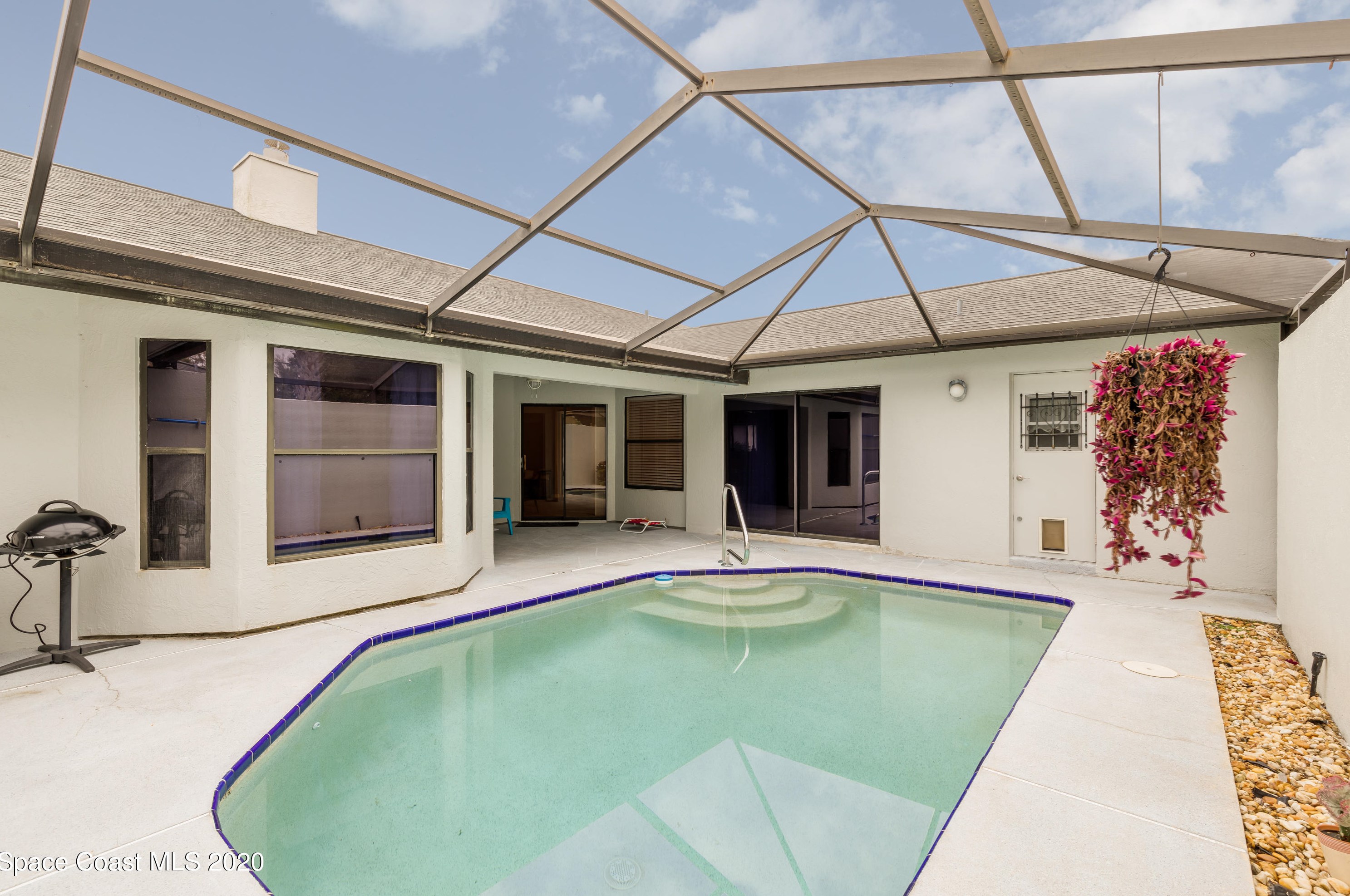 433 Maple Bluff Cir, Melbourne, FL 32940-1836