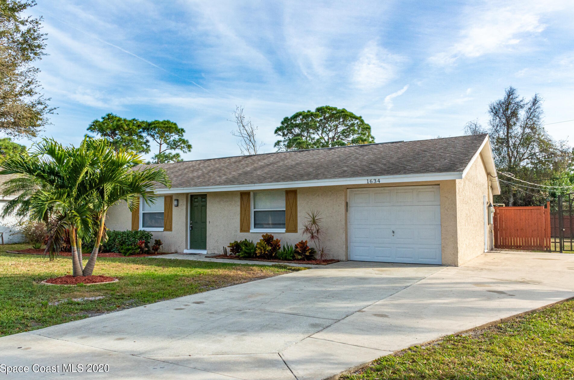 1634 Nona St, Melbourne, FL 32907-2405
