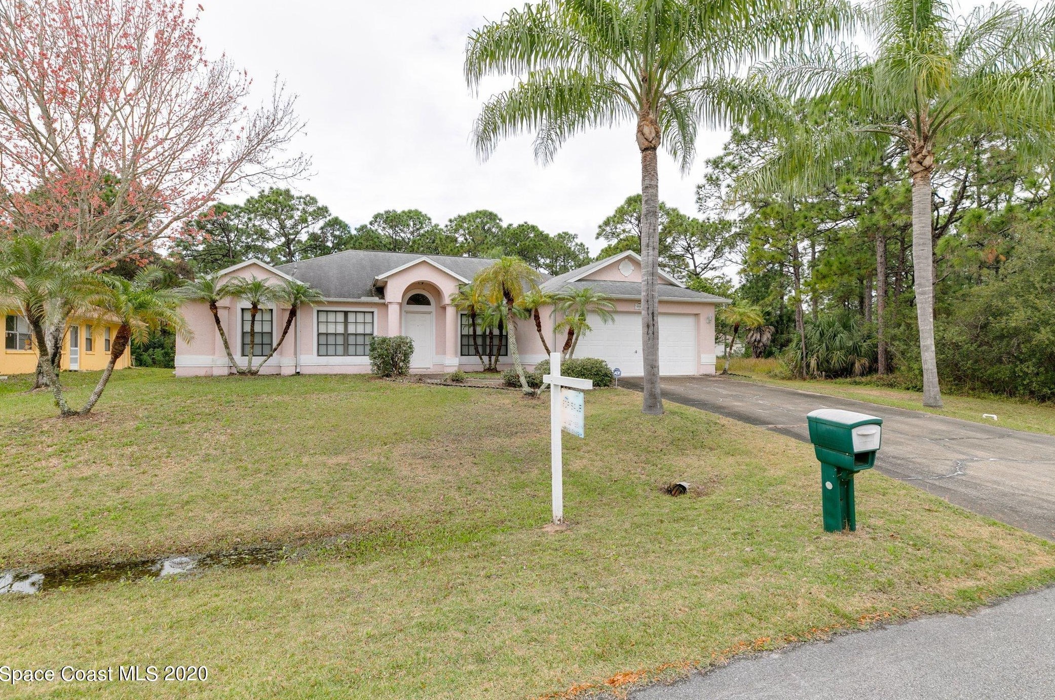 888 Happiness Ave, Melbourne, FL 32908-1732
