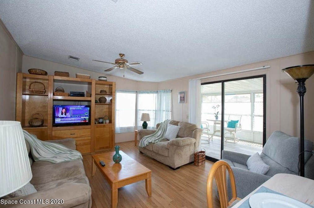 328 Kiwi Dr, Sebastian, FL 32976