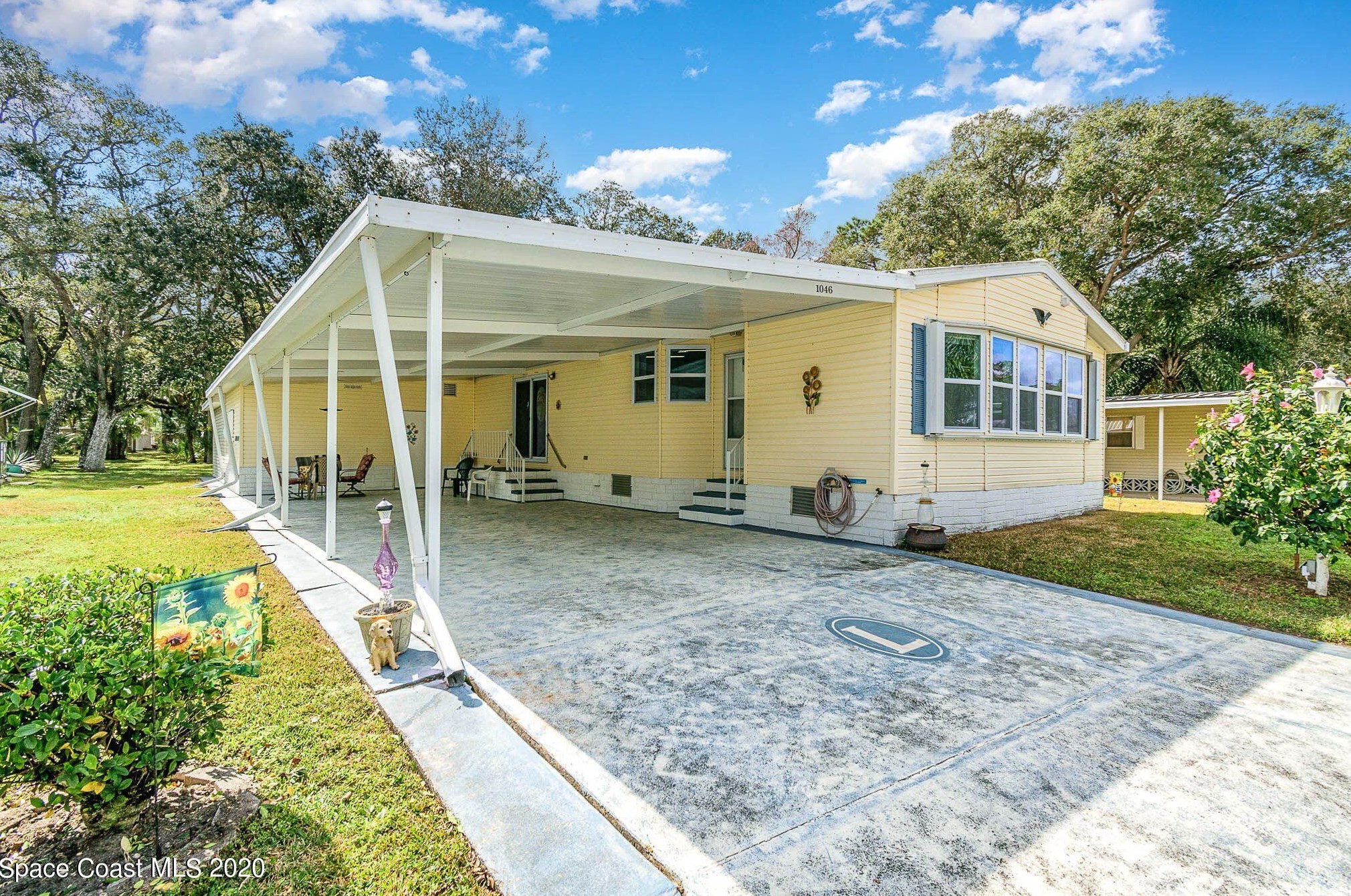 1046 Sunflower Ln, Melbourne, FL 32907-2128