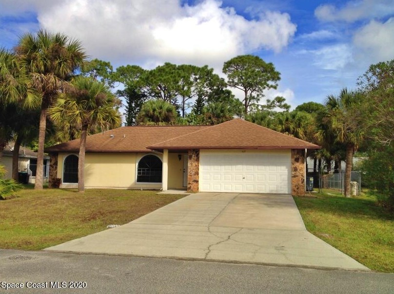 627 Castaways St, Melbourne, FL 32907-2026