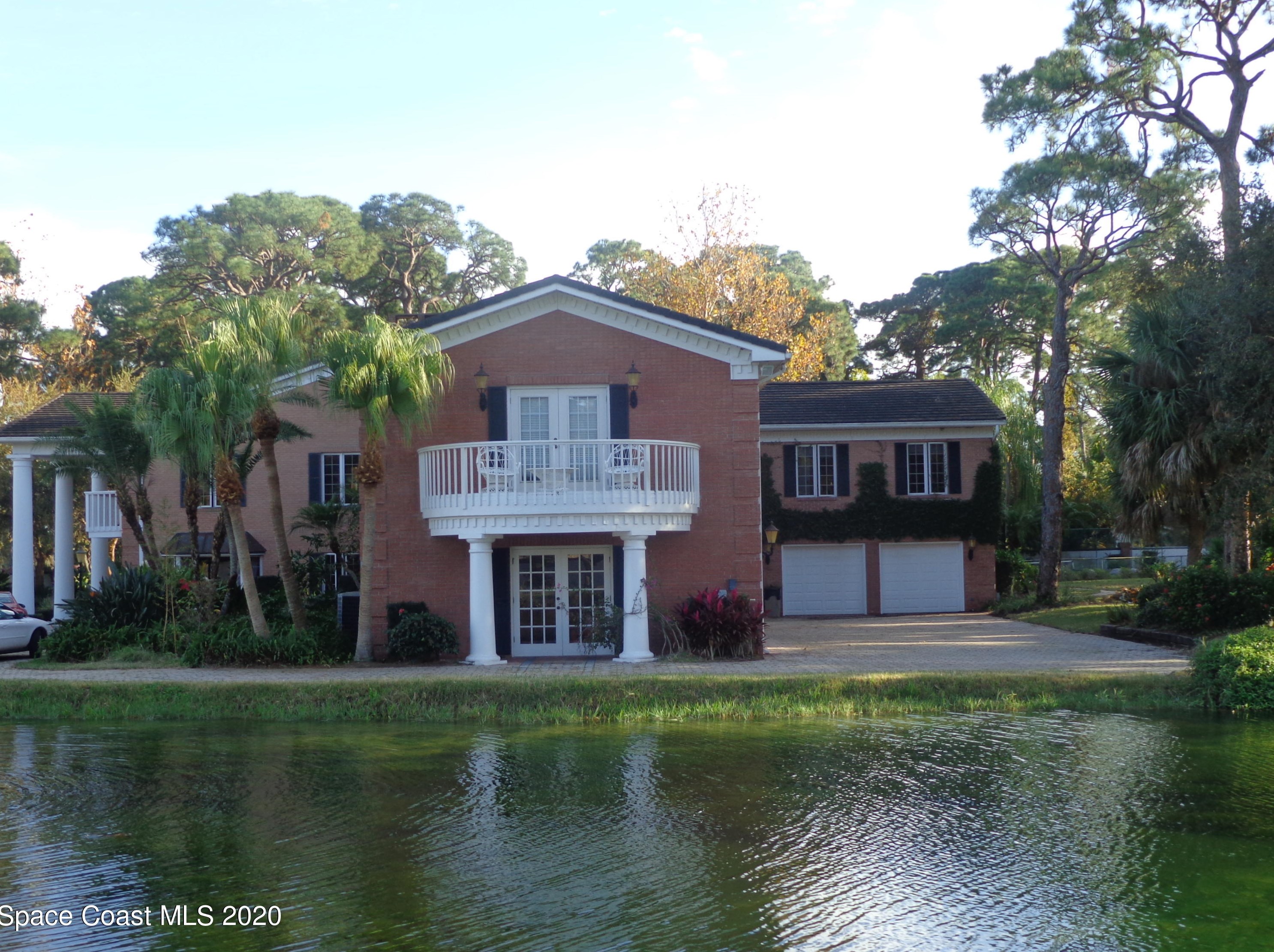 2195 Courtenay Pkwy, Merritt Island, FL 32952-4013