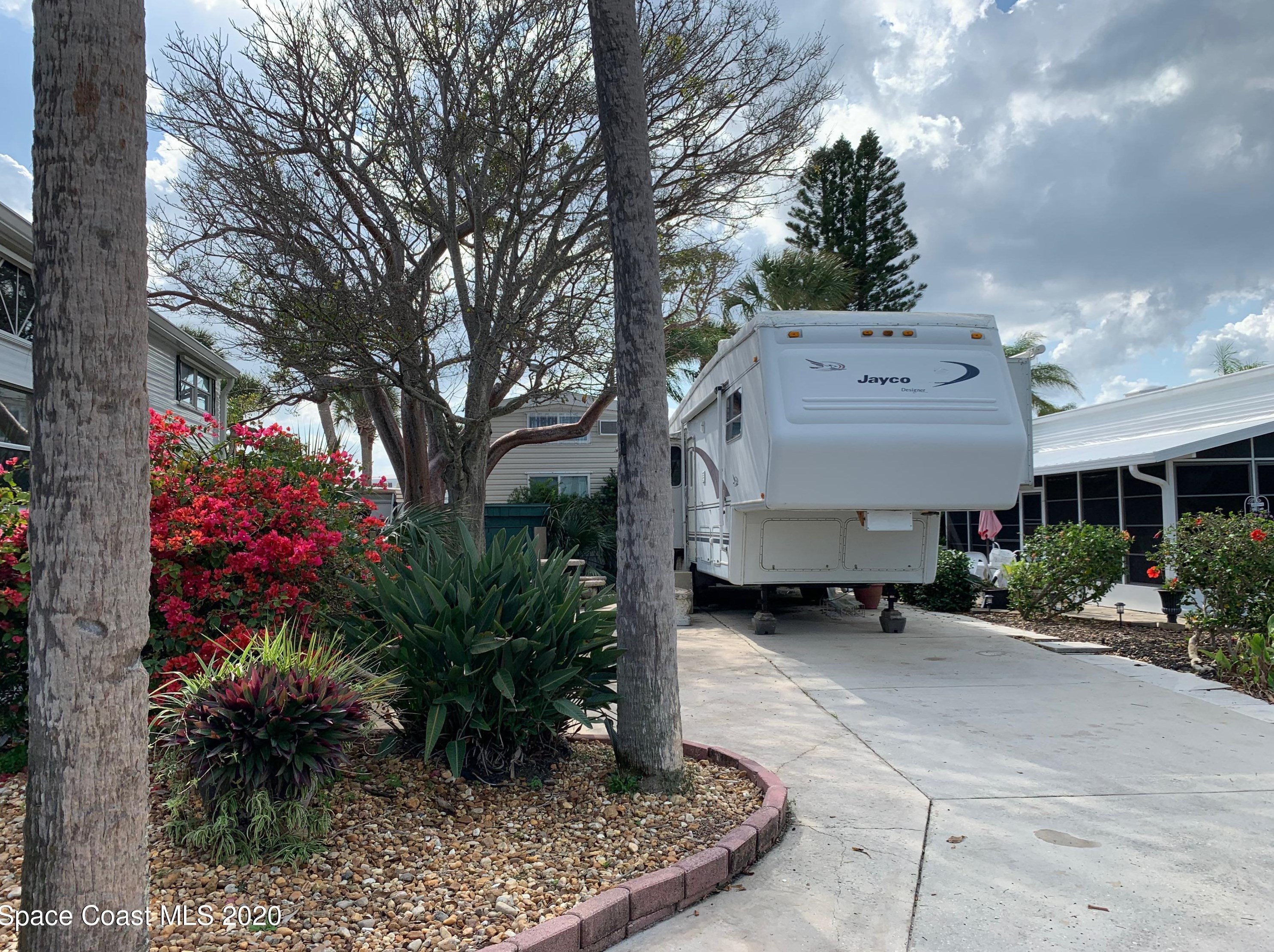 845 Horizon Ln, Melbourne, FL 32951-4238