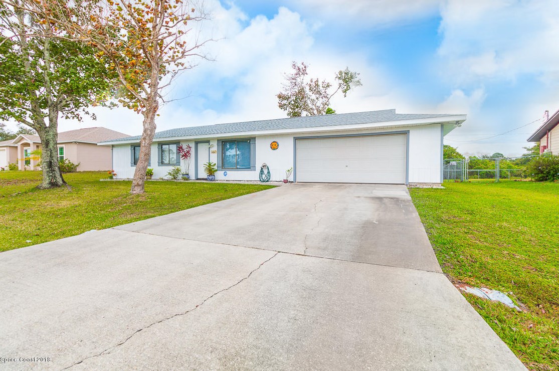 1484 Palau St, Melbourne, FL 32909-5634