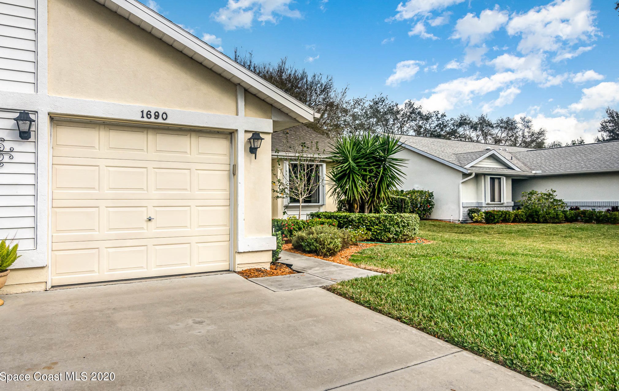1690 Old Glory Blvd, Melbourne, FL 32940-6717
