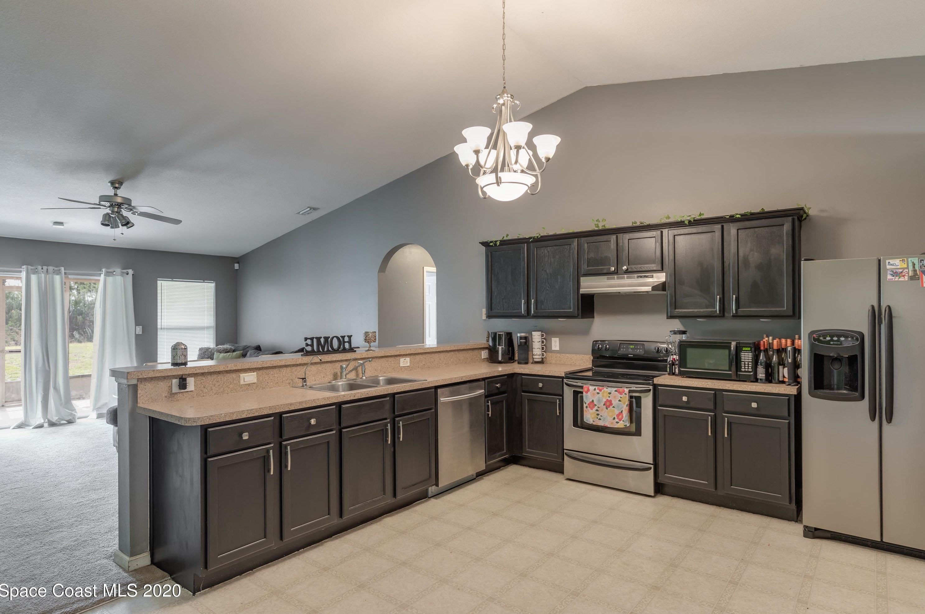 218 Lagoon St, Melbourne, FL 32908-4827