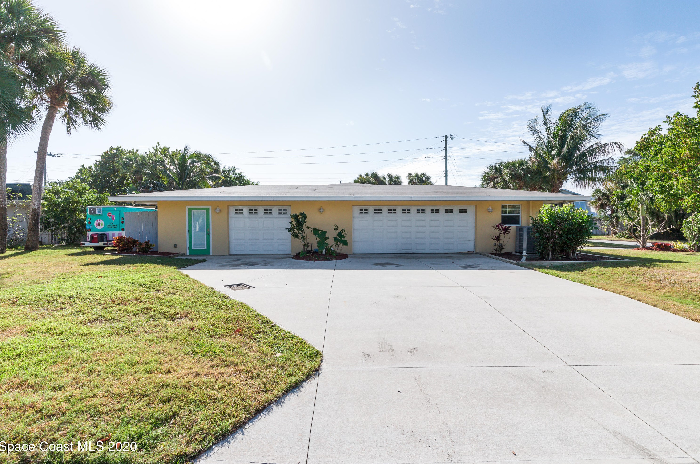 901 Palm Ave, Melbourne, FL 32903-3323
