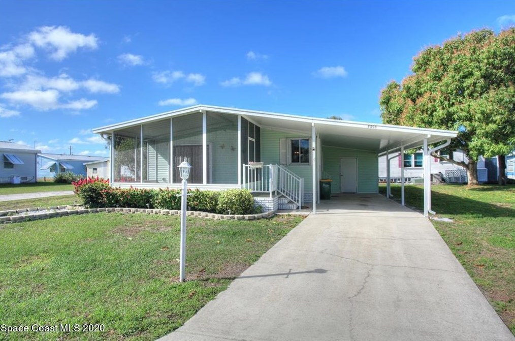 7596 Boxelder Rd, Sebastian, FL 32976