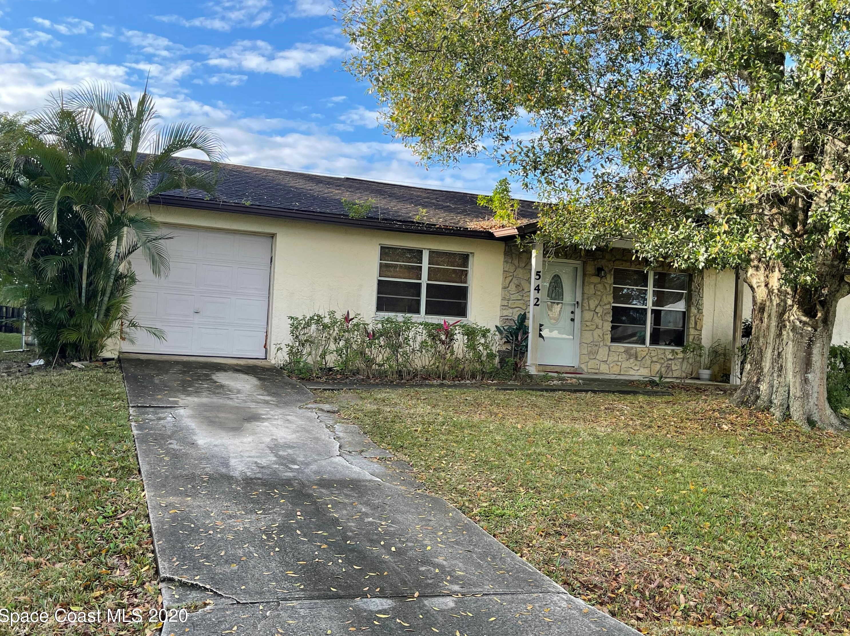 542 Hatcher St, Melbourne, FL 32909-3765