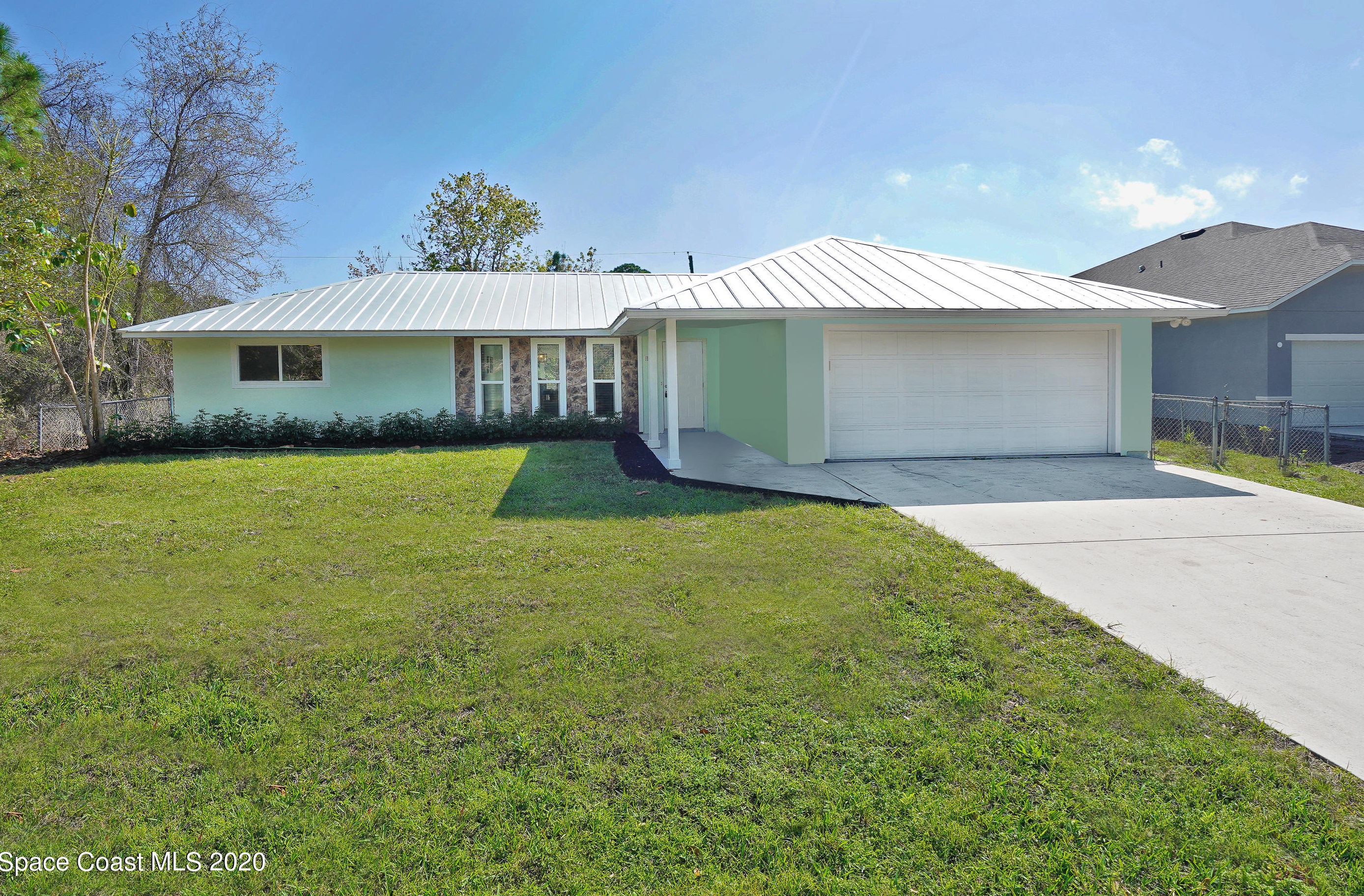 580 Entrada St, Melbourne, FL 32909-4867