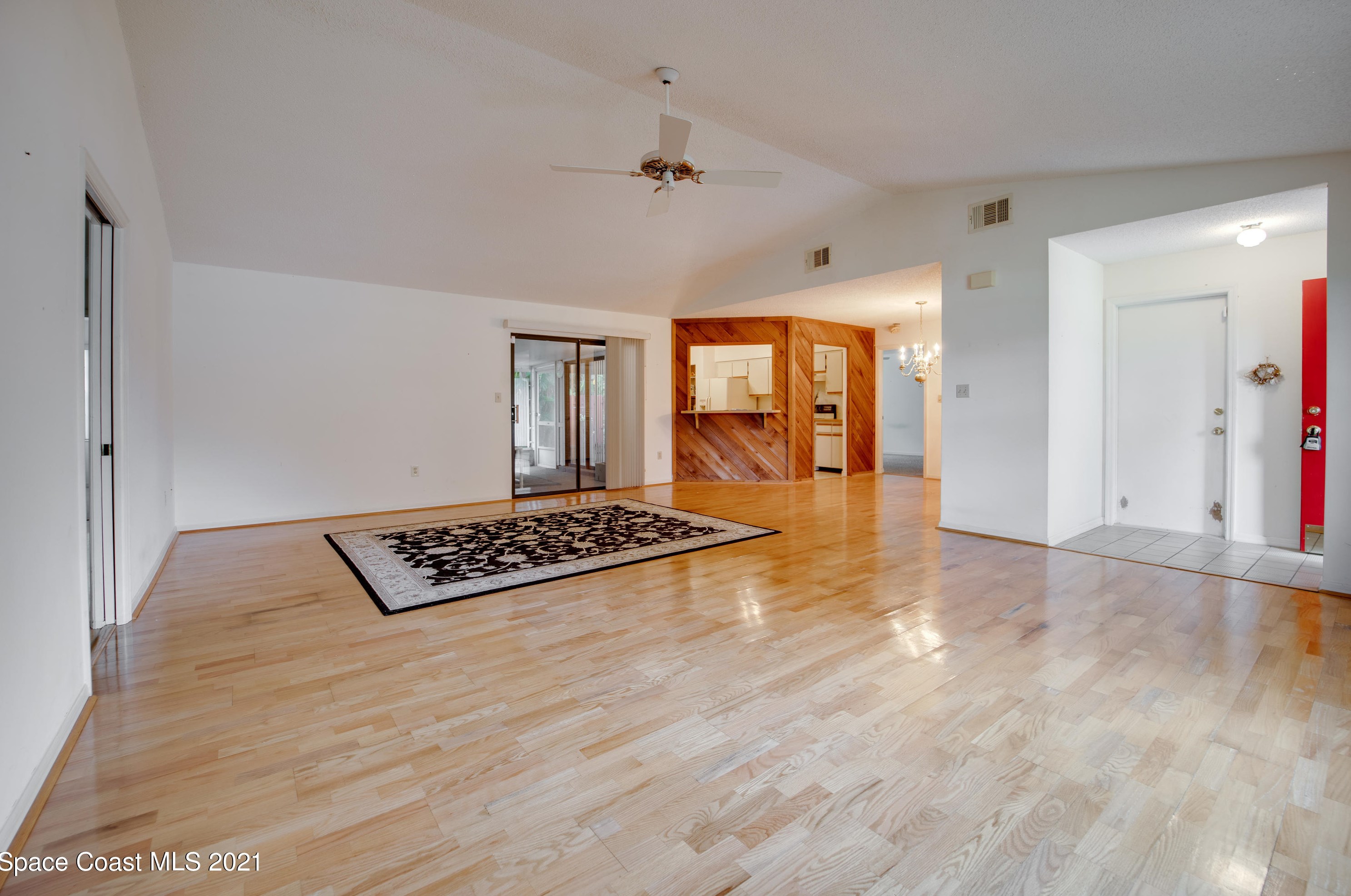1067 Mandarin Dr, Melbourne, FL 32905-4706