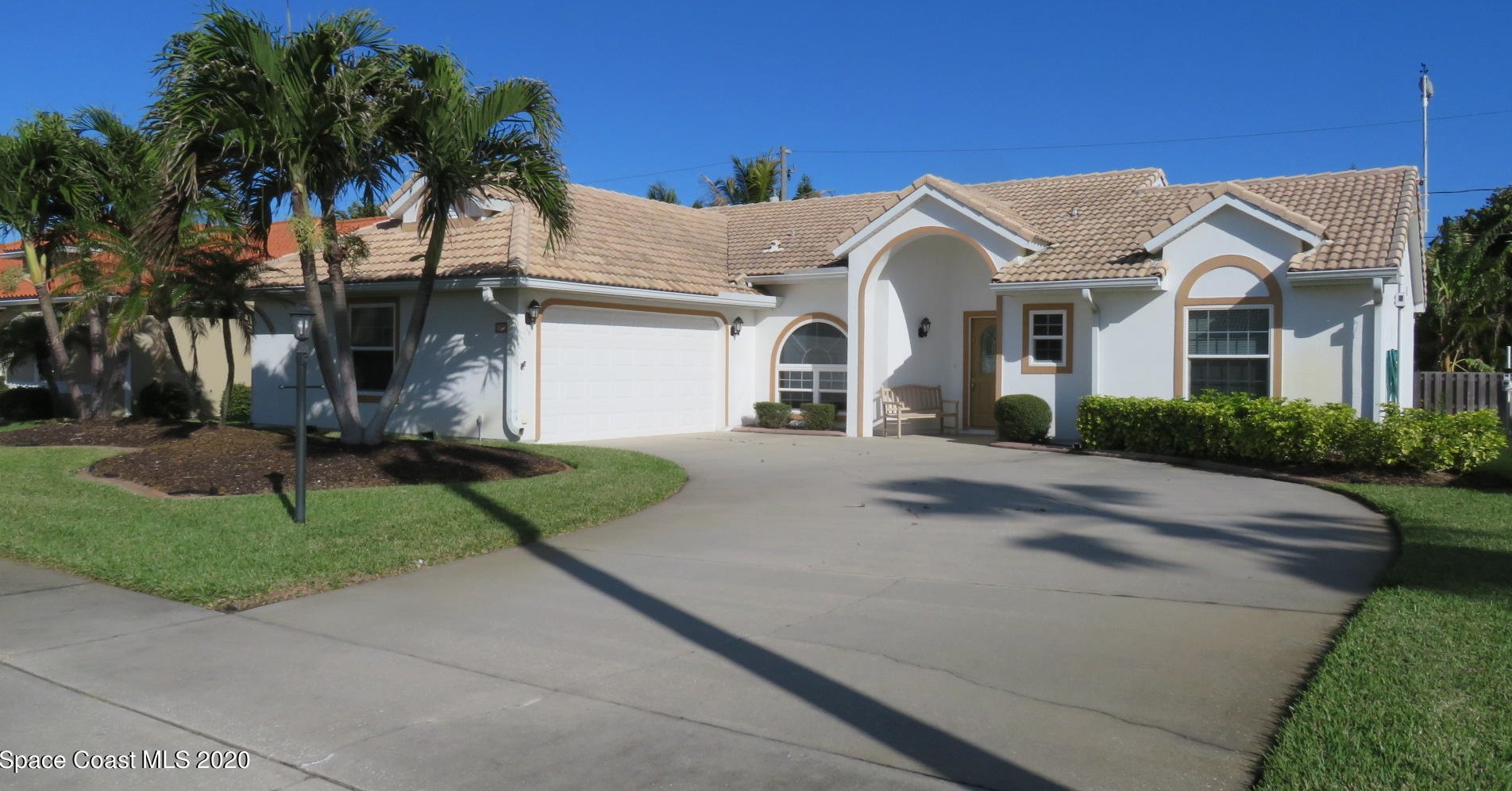 120 Waters Edge Ln, Melbourne, FL 32903-2569