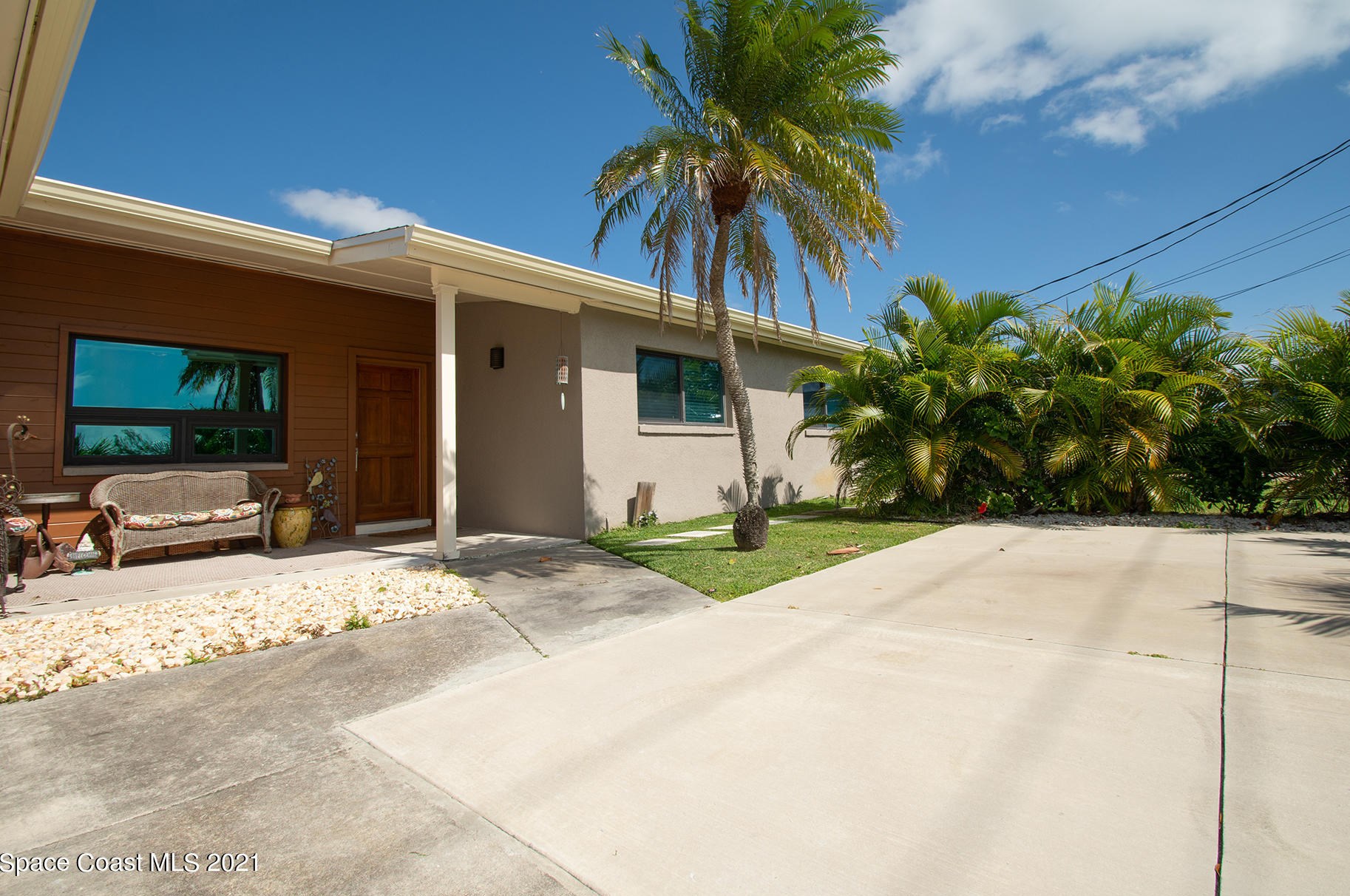 1460 Holly Ave, Merritt Island, FL 32952-5888