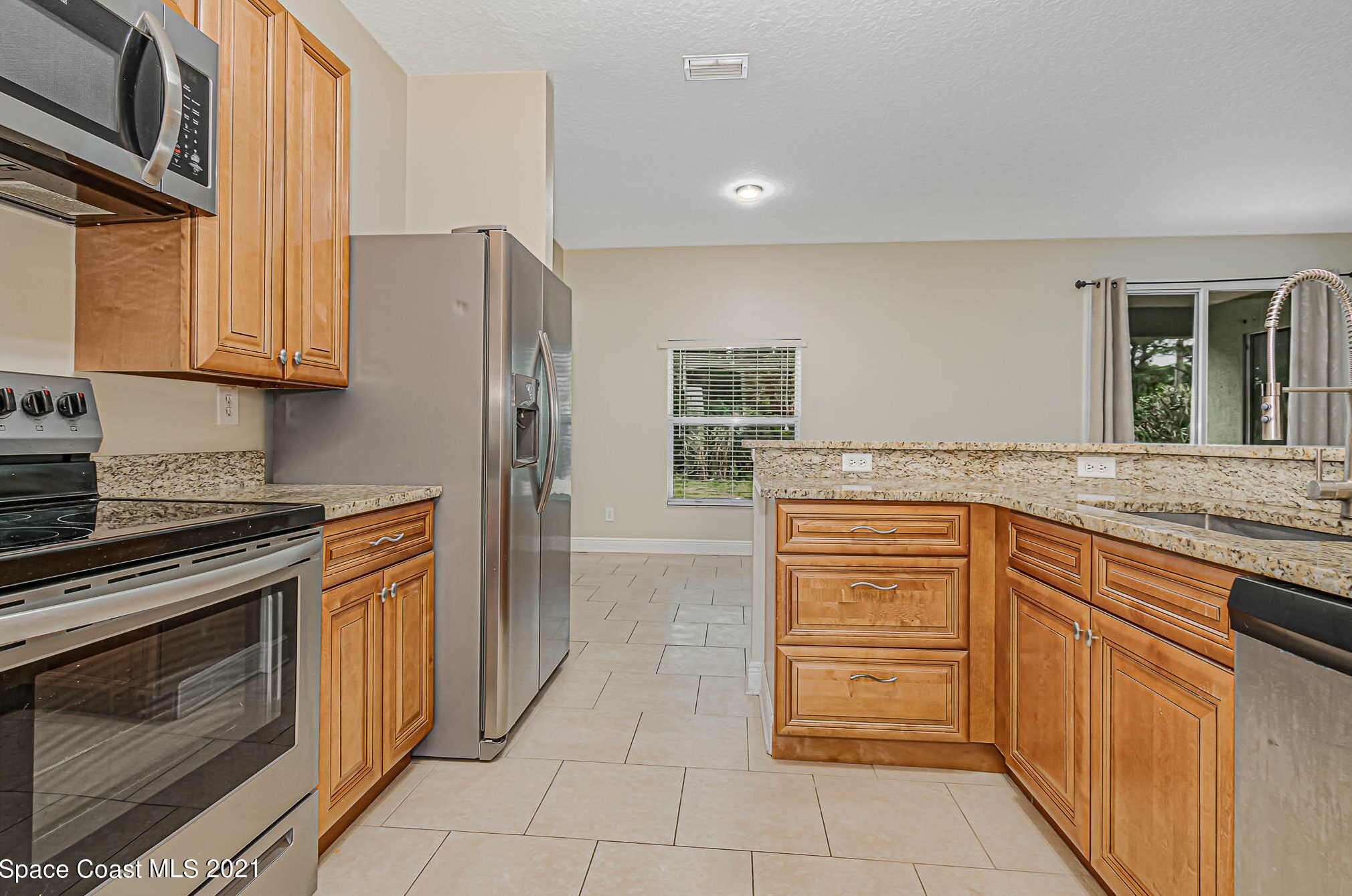 880 Elmont St, Melbourne, FL 32907-9327