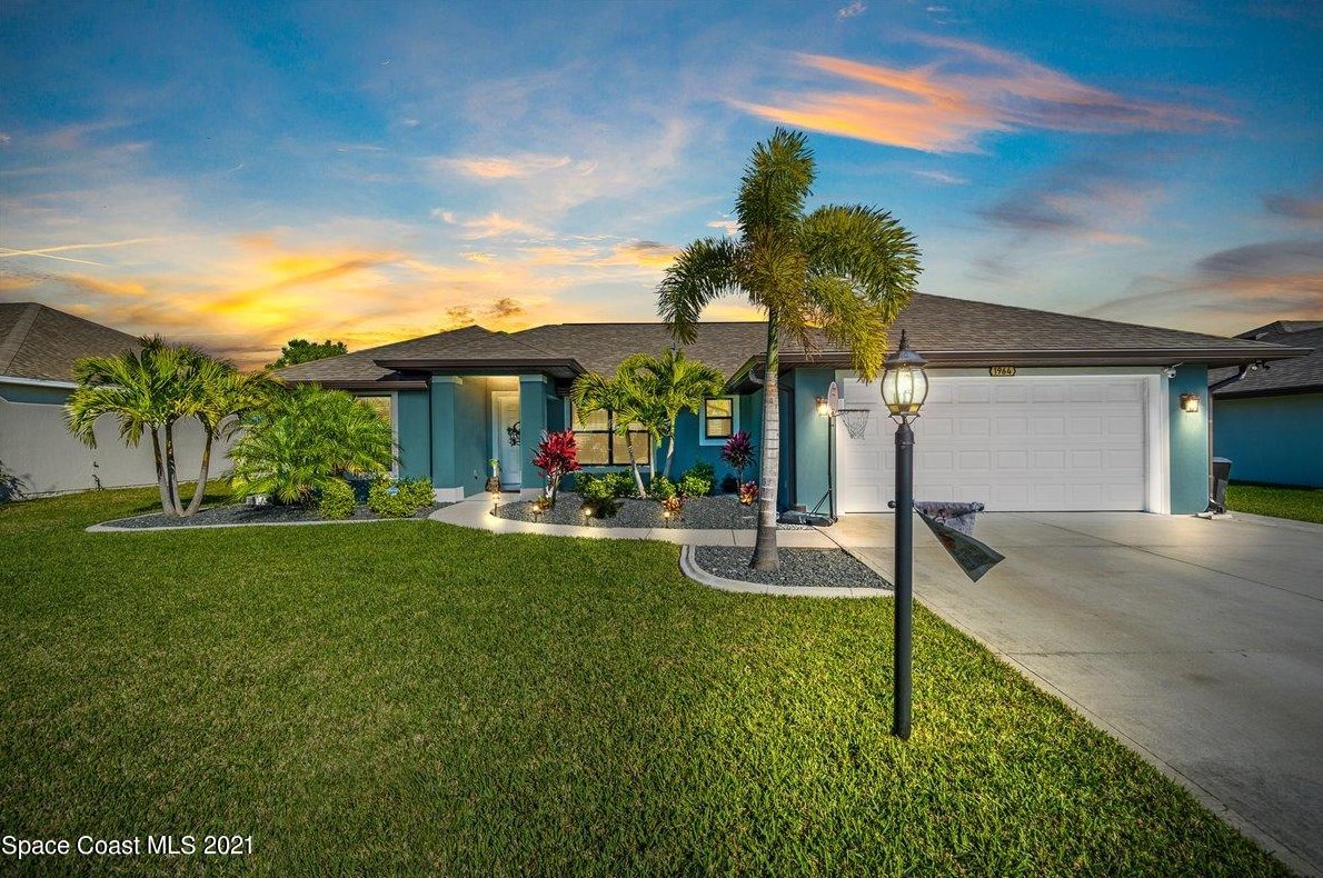 1964 Gloria Cir, Melbourne, FL 32905-5119