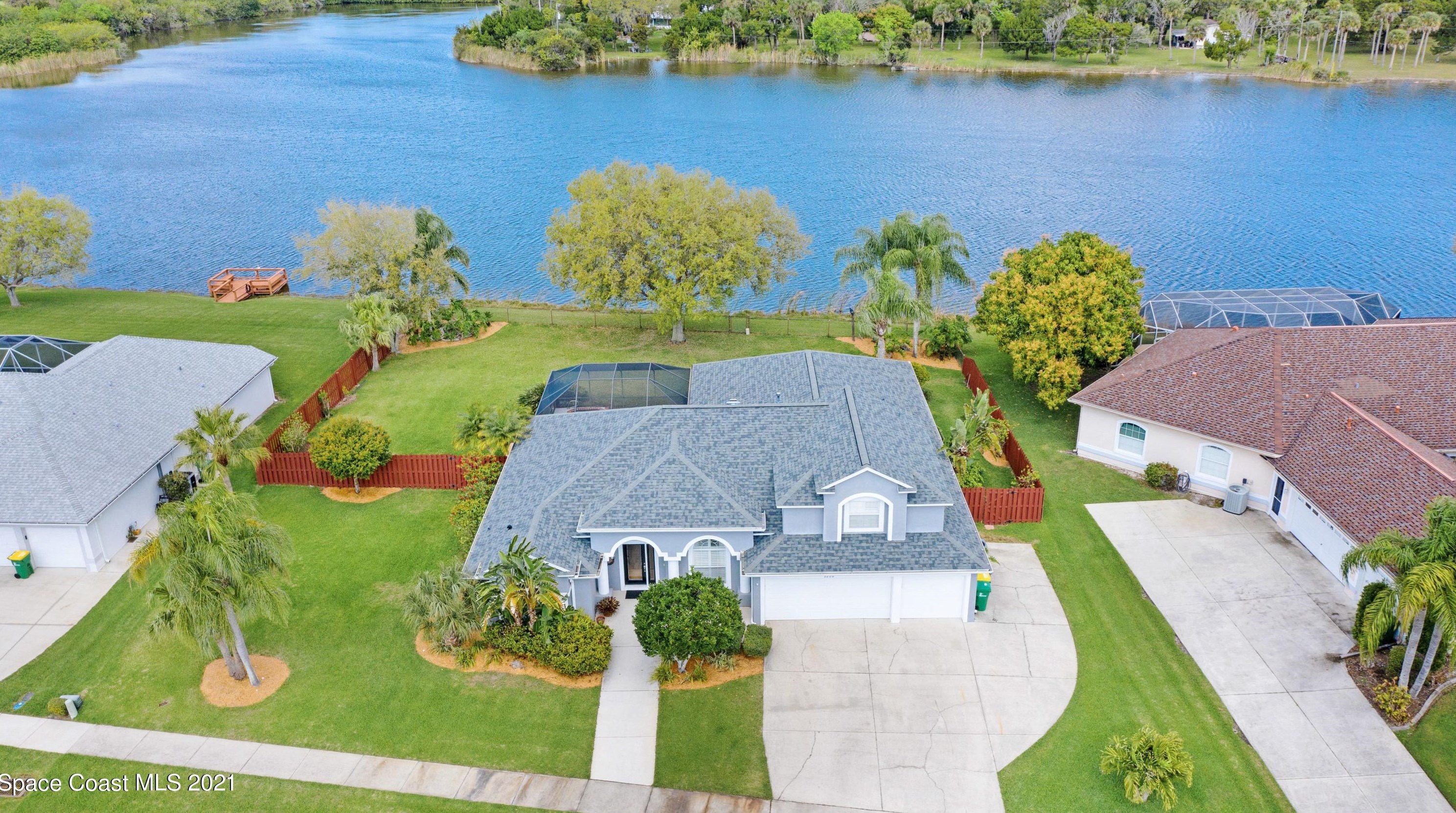 2220 Stone Lake Dr, Merritt Island, FL 32953-7527