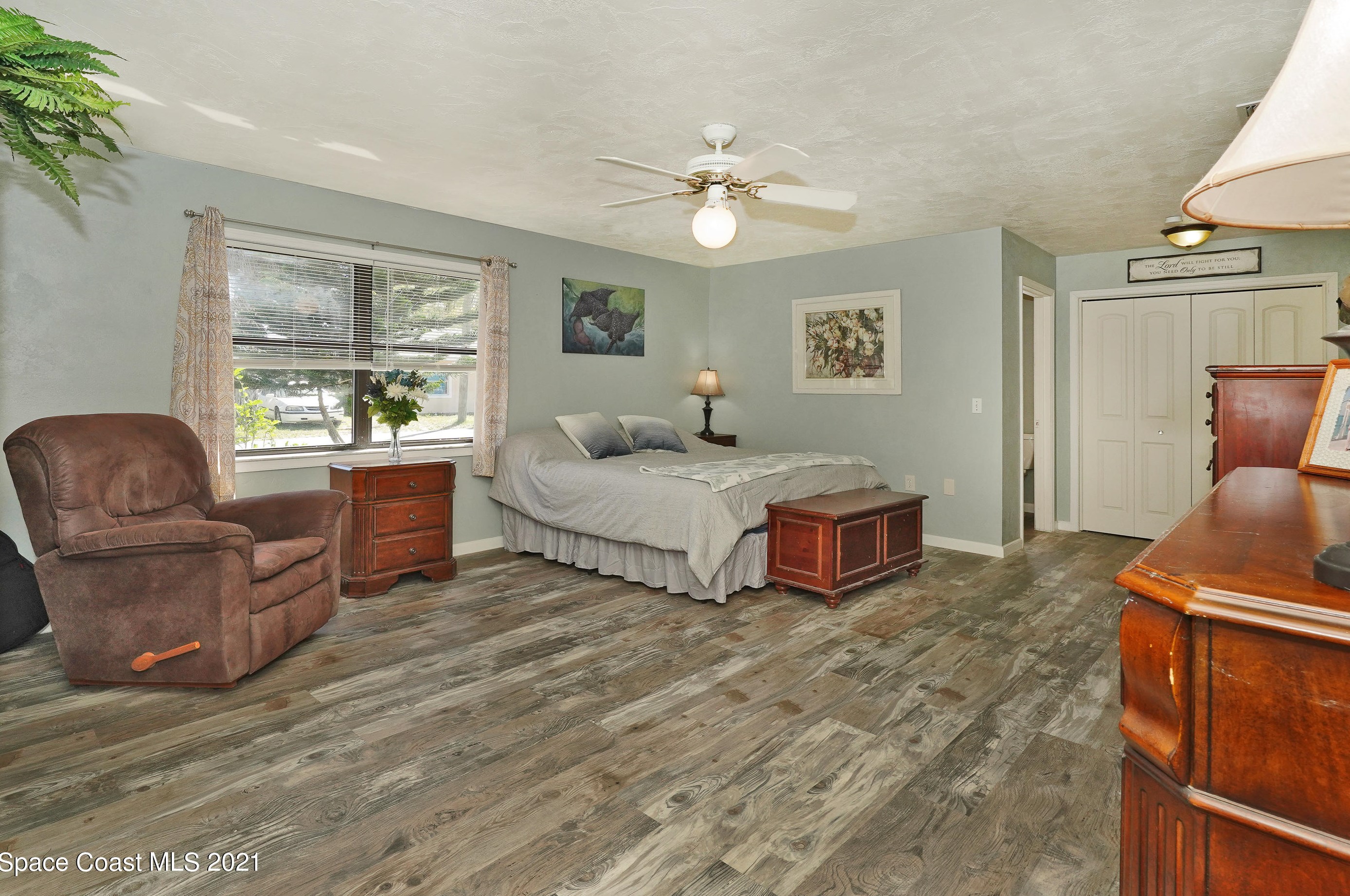 1255 Robin Dr, Merritt Island, FL 32952