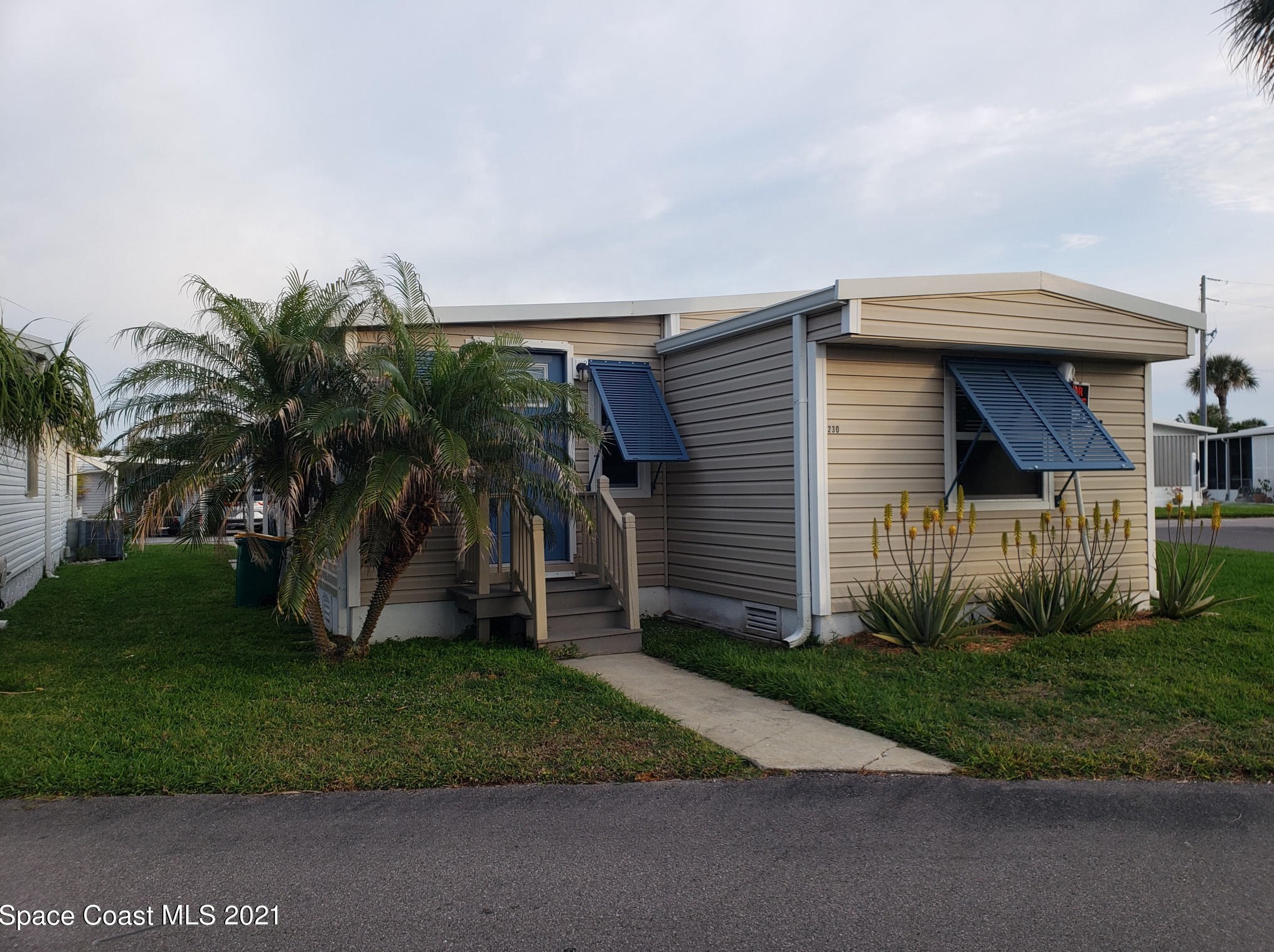 230 Liberty Ln, Melbourne, FL 32951-2885