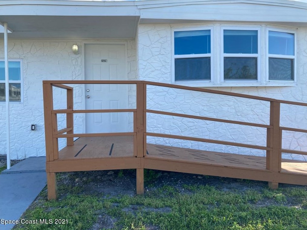 2528 Chatham Way, Melbourne, FL 32905-2720